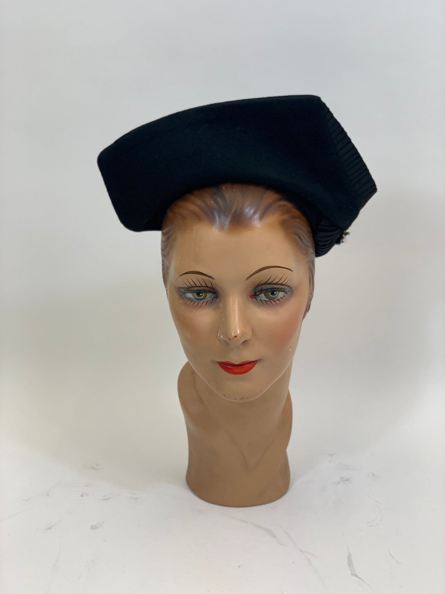 Original 1930’s Fabulous Headpiece - in Black