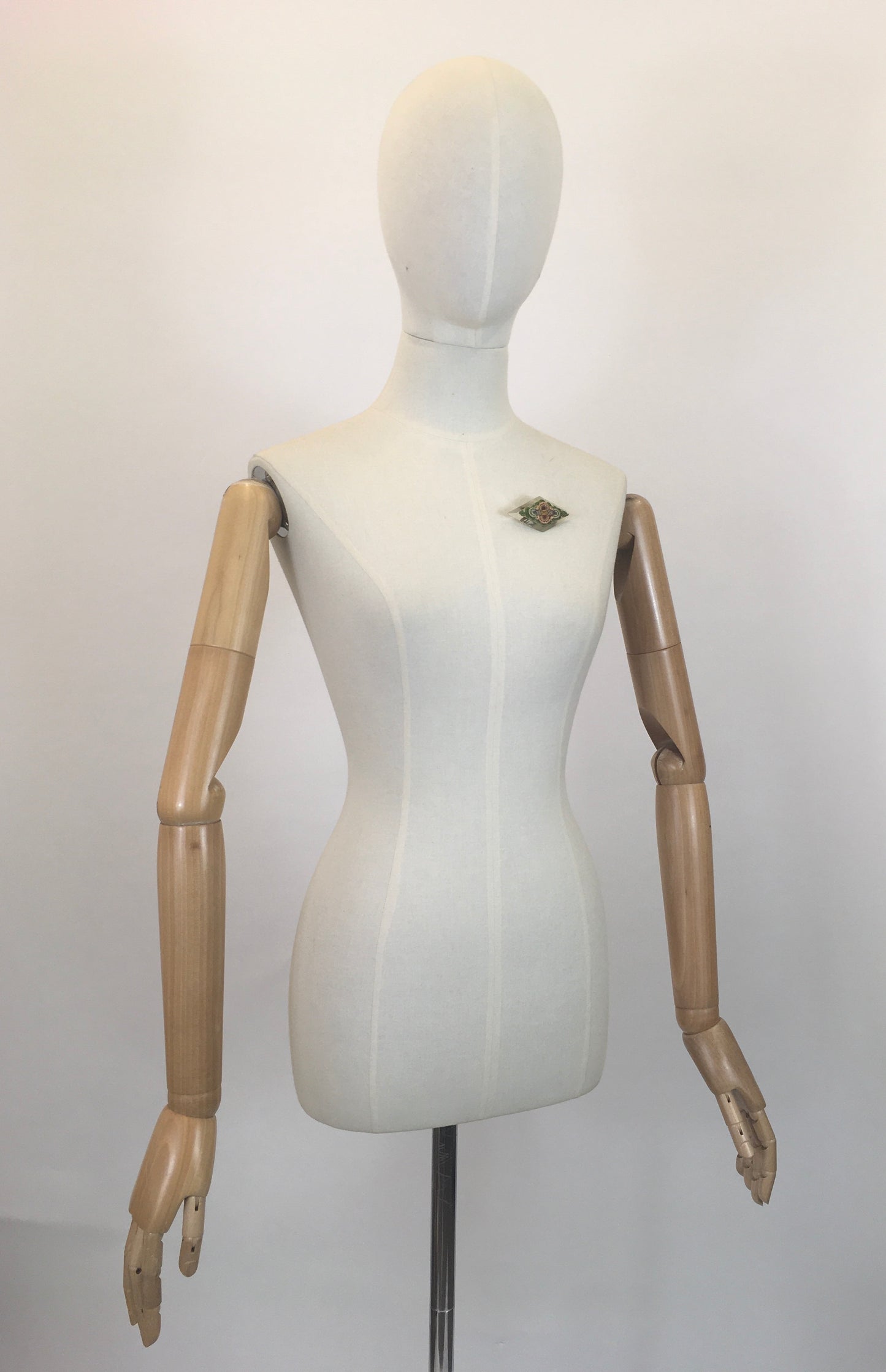 Original 1930’s Gorgeous Lucite Brooch - Embossed flowers