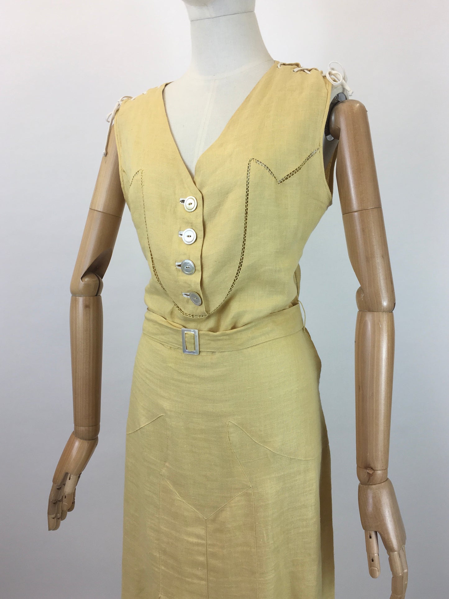Original 1930’s Sensational Linen Dress in Sunshine Yellow - With Lace details