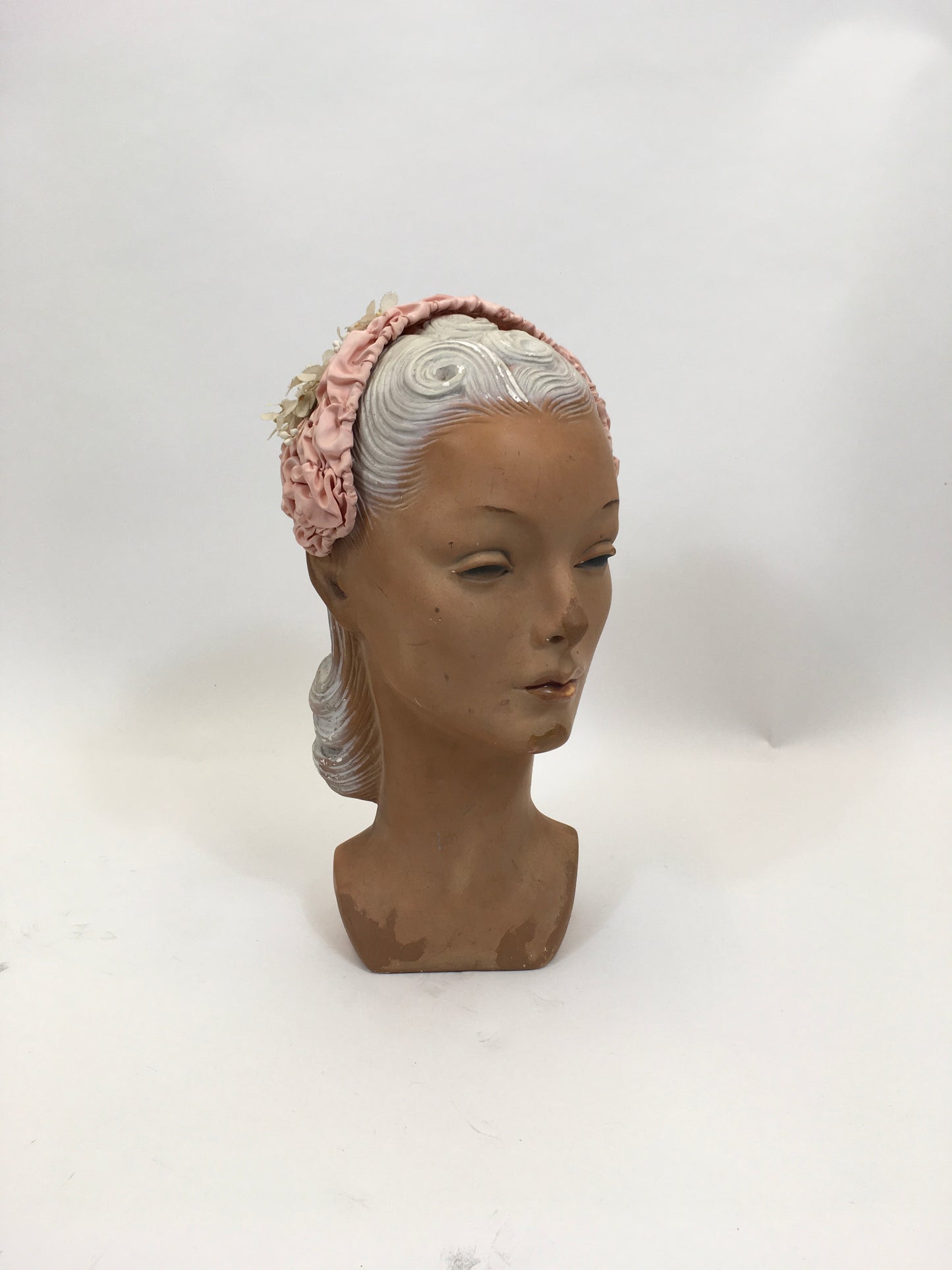 Original 40's/50's ruched detail headpiece - in powder pink