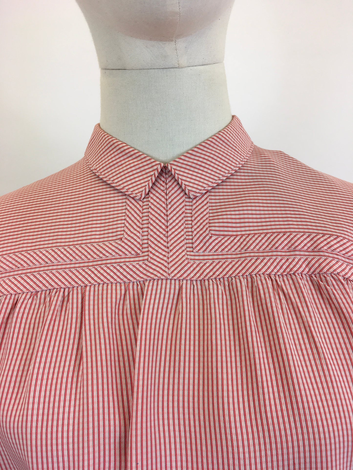 Original 1940’s Gorgeous Subtle Plaid Blouse - of Red, Pink and White