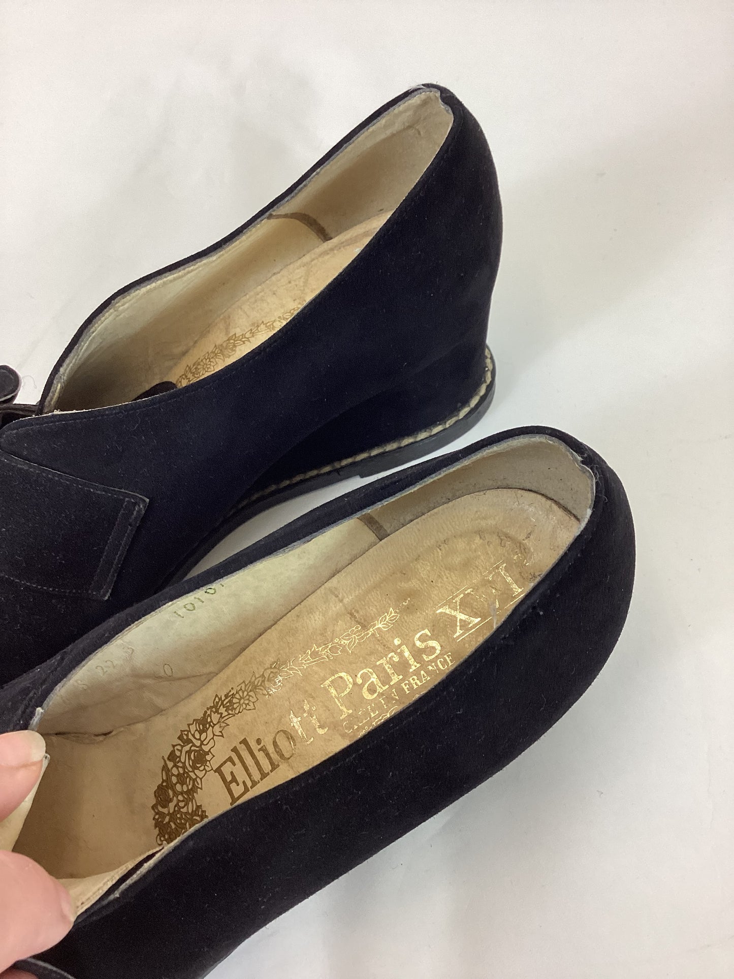 Original 1940’s Gorgeous Wedge Shoes - Black Suede