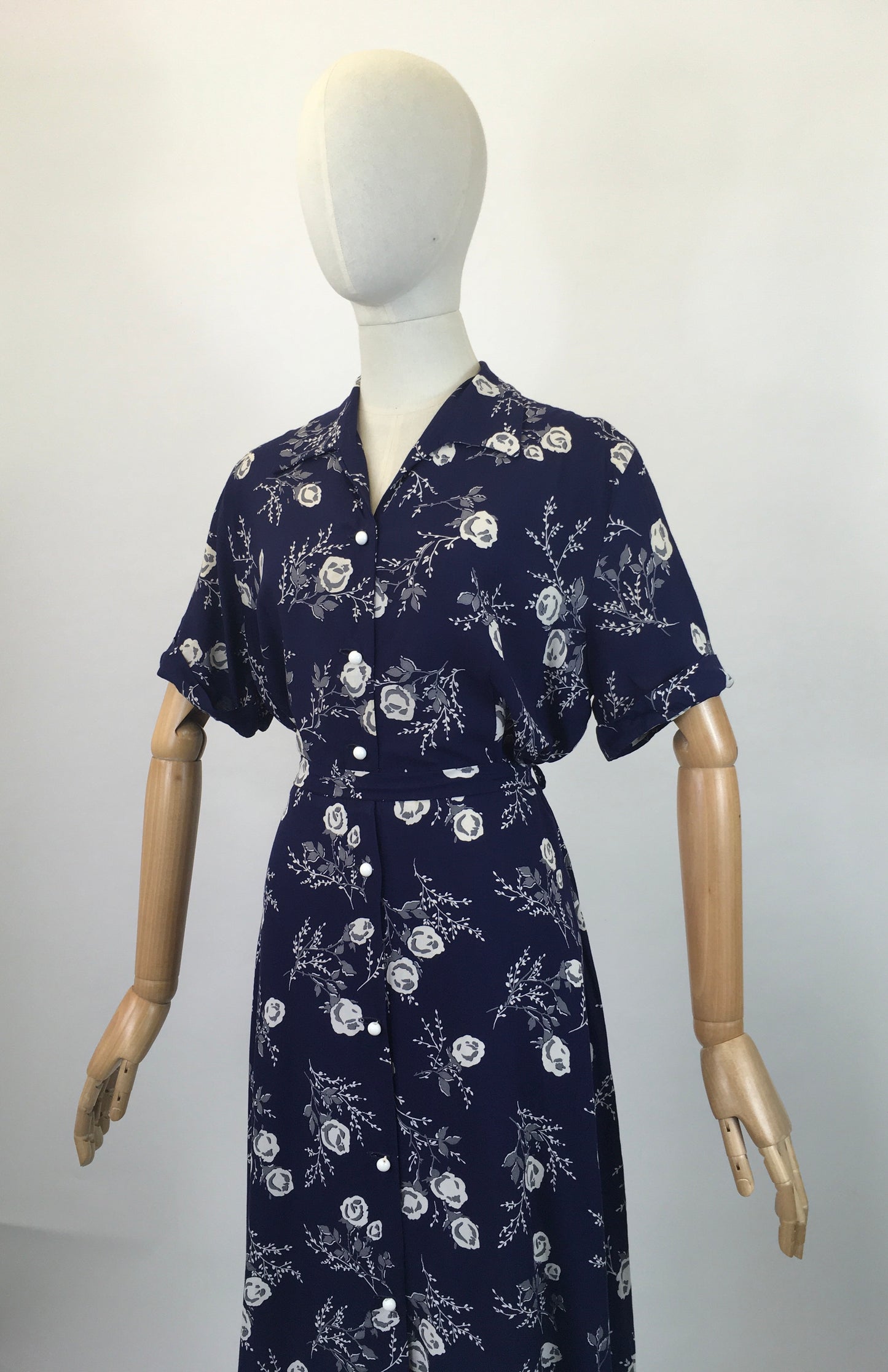 Original 1940’s Floral Cotton Shirtwaister dress - In hues of Cream and grey flowers