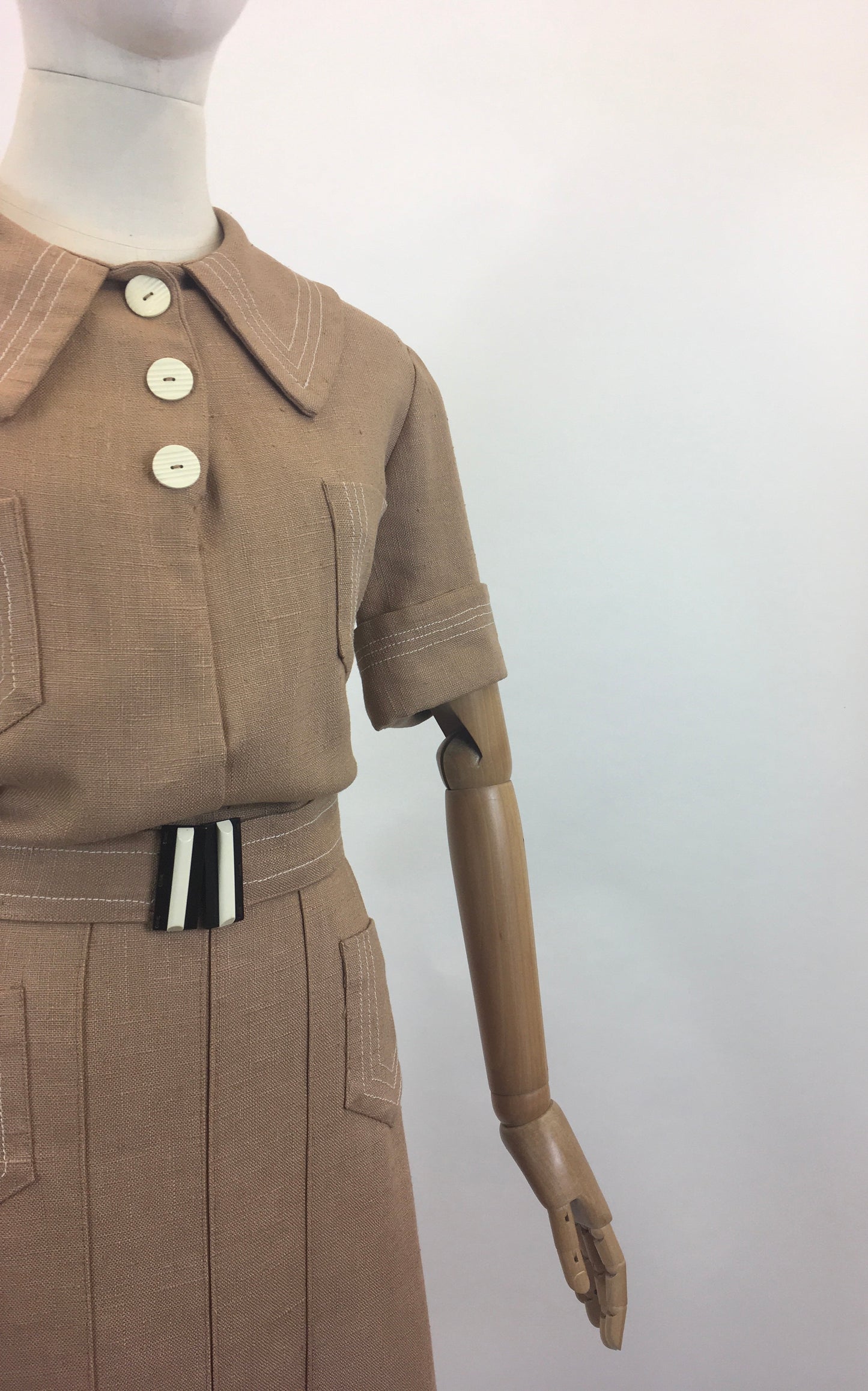 Original CC41  1940's Fabulous Moygashel Linen Dress - Soft Caramel