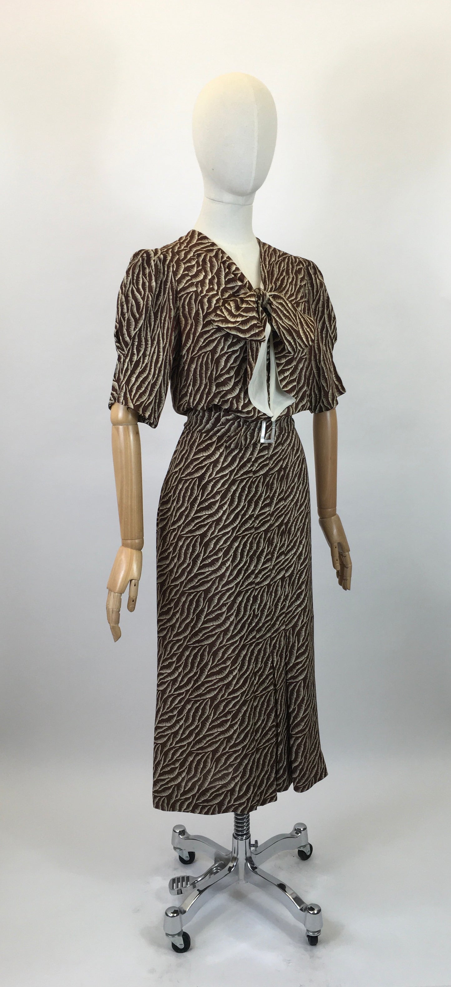 Original 30’s Fabulous 3pc set consisting Dress,Jacket and Belt - Dark chocolate Brown and Cream.