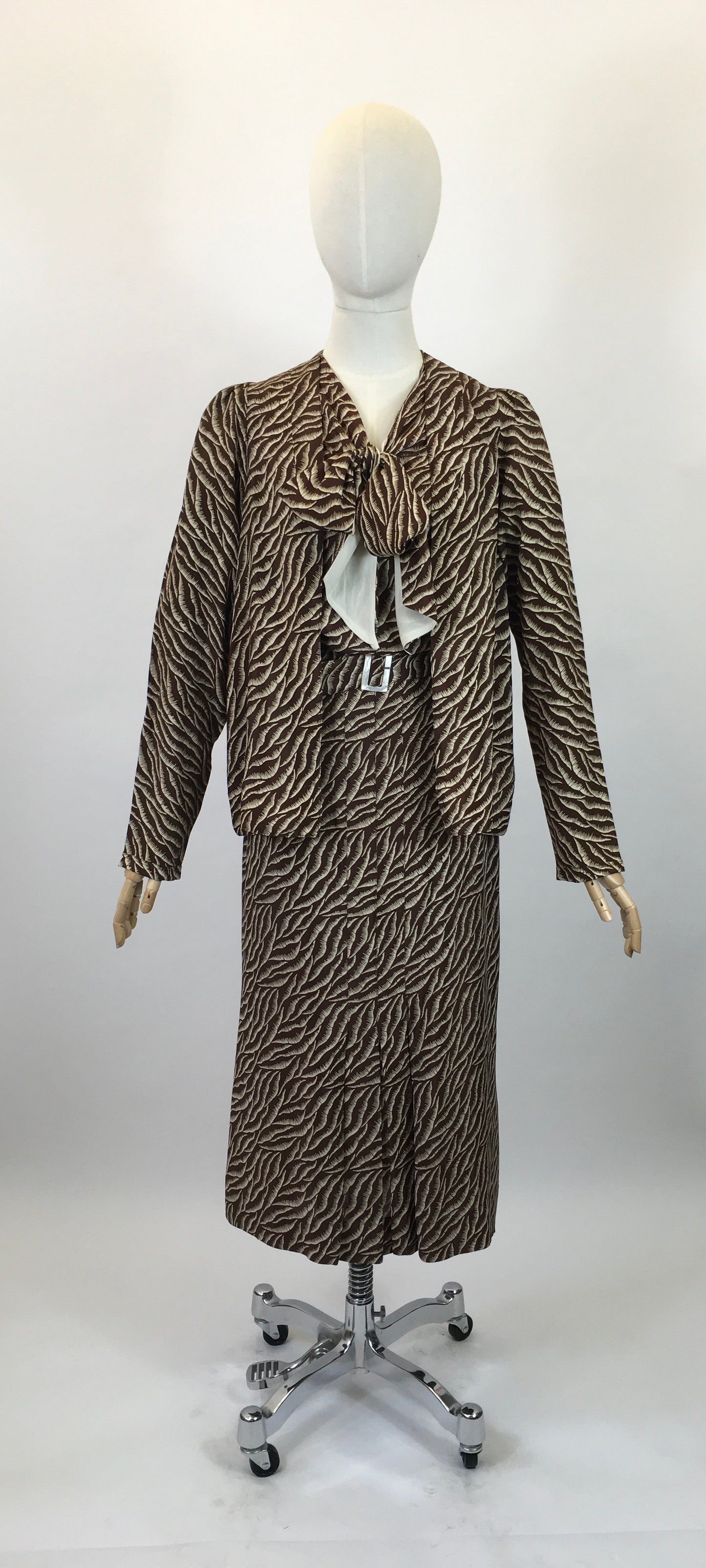 Original 30’s Fabulous 3pc set consisting Dress,Jacket and Belt - Dark chocolate Brown and Cream.