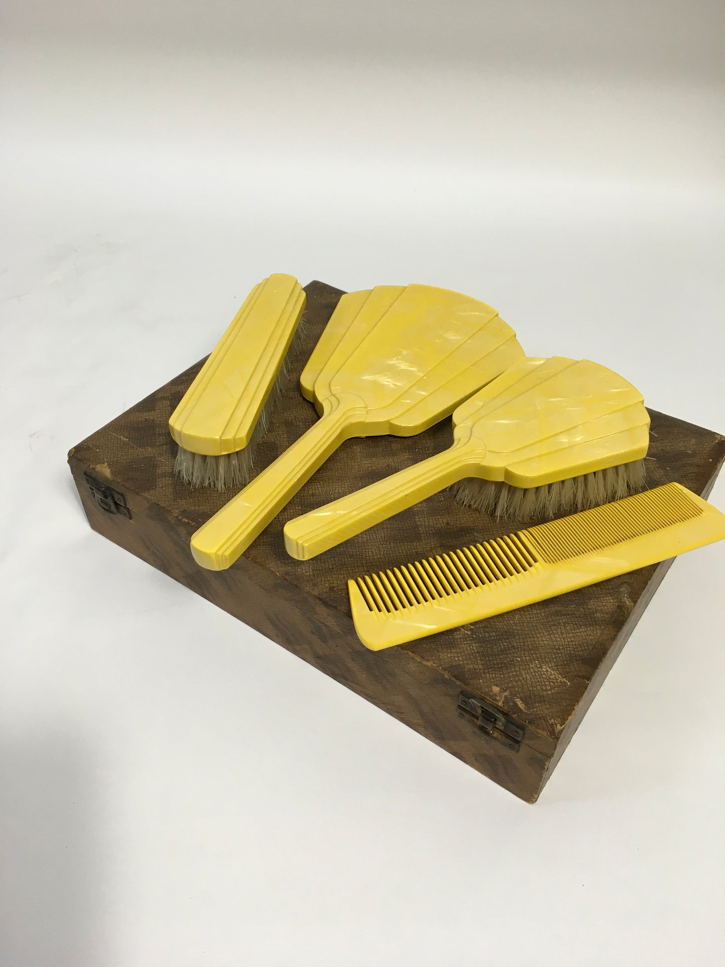 Original 1940’s /50’s Phenolic 4pc Dressing Table Set - in Canary Yellow marl
