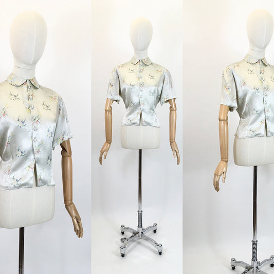 Original 30’s / 40’s Gorgeous blouse - with delicate pale bouquets of flowers