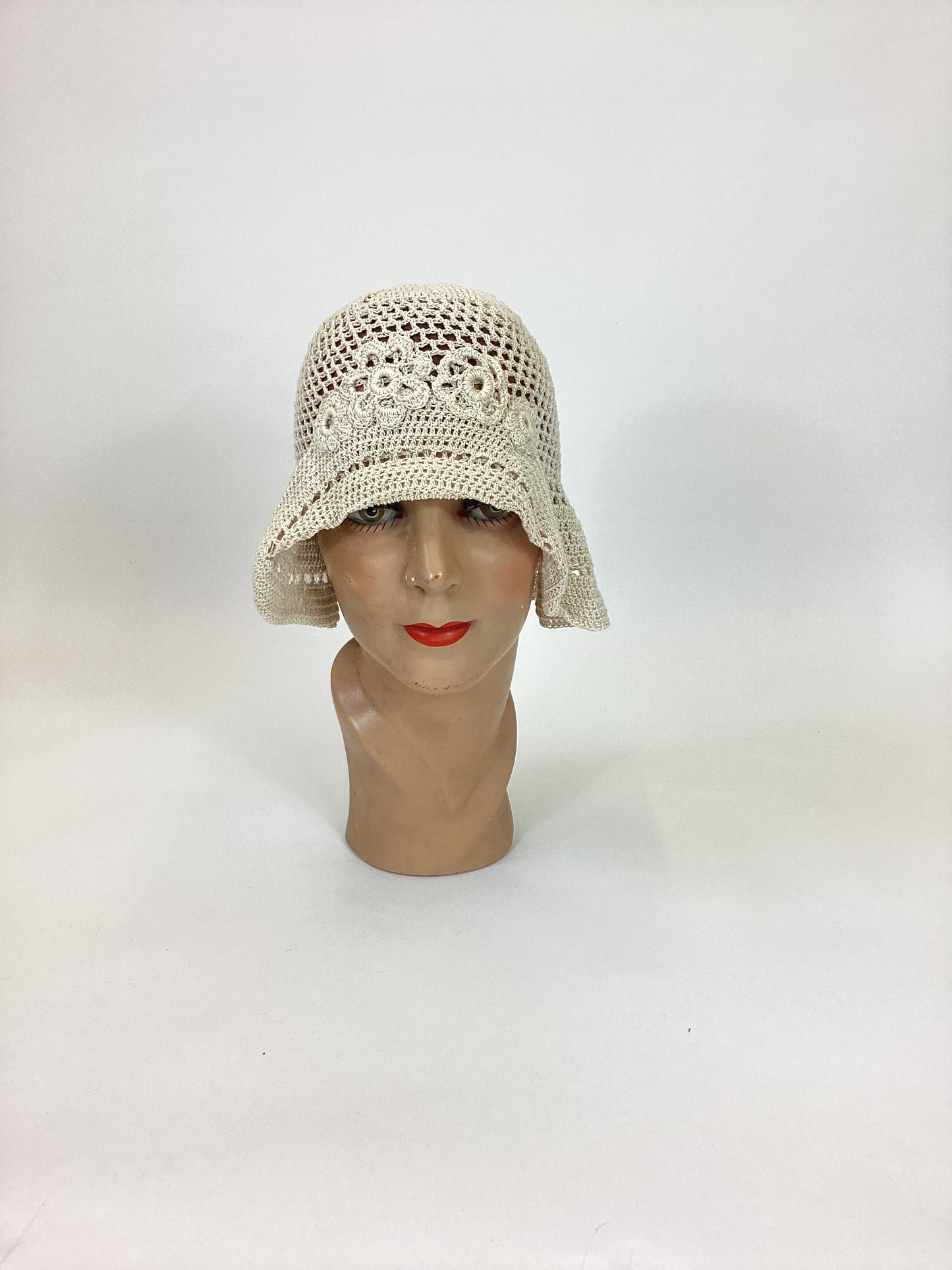 Original 20's / 30's Fine Crochet cloche hat - in a subtle cream.