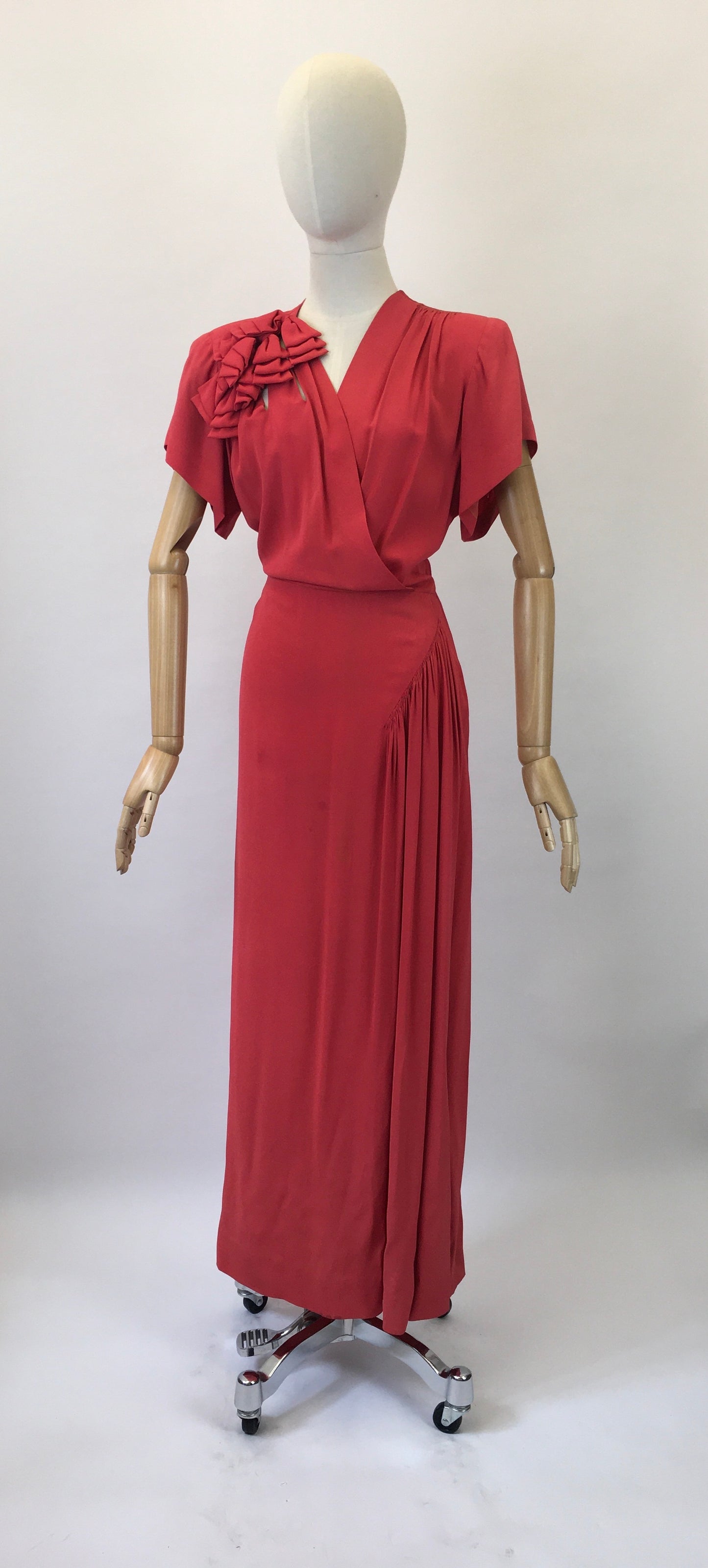 Original  1940's Spectacular evening gown - in a sumptuous coral red
