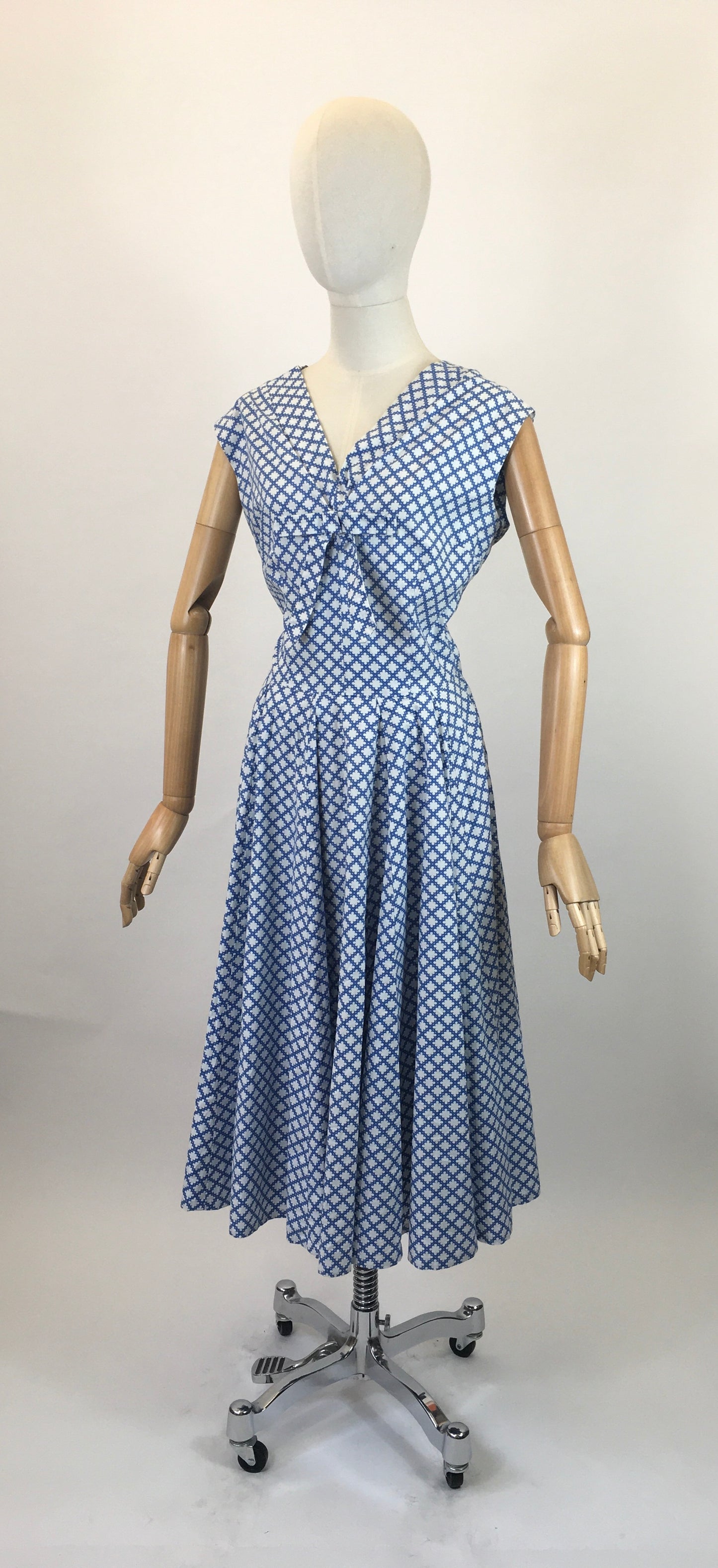 Original 1950s Fabulous Cotton Day dress- in Powder Blue and White