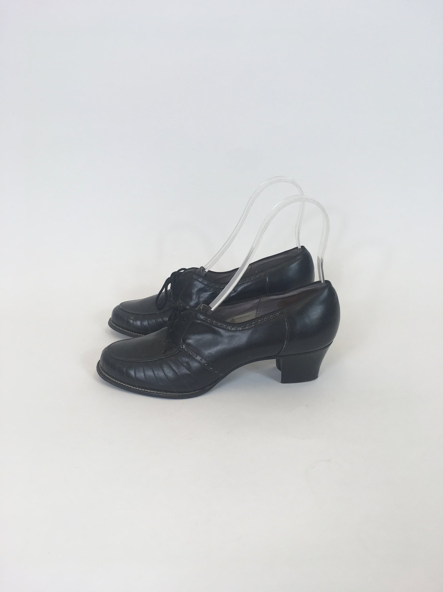 Original 1940’s Fabulous Lace Up Shoes - in True Navy