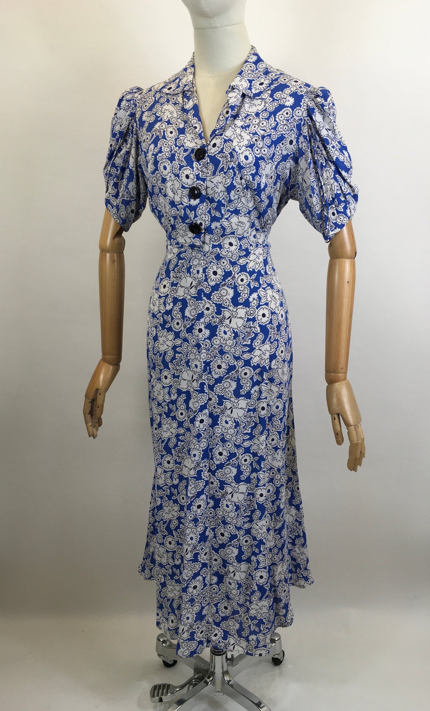 Original 1940’s Beautiful Floral dress - Powder Blue / white