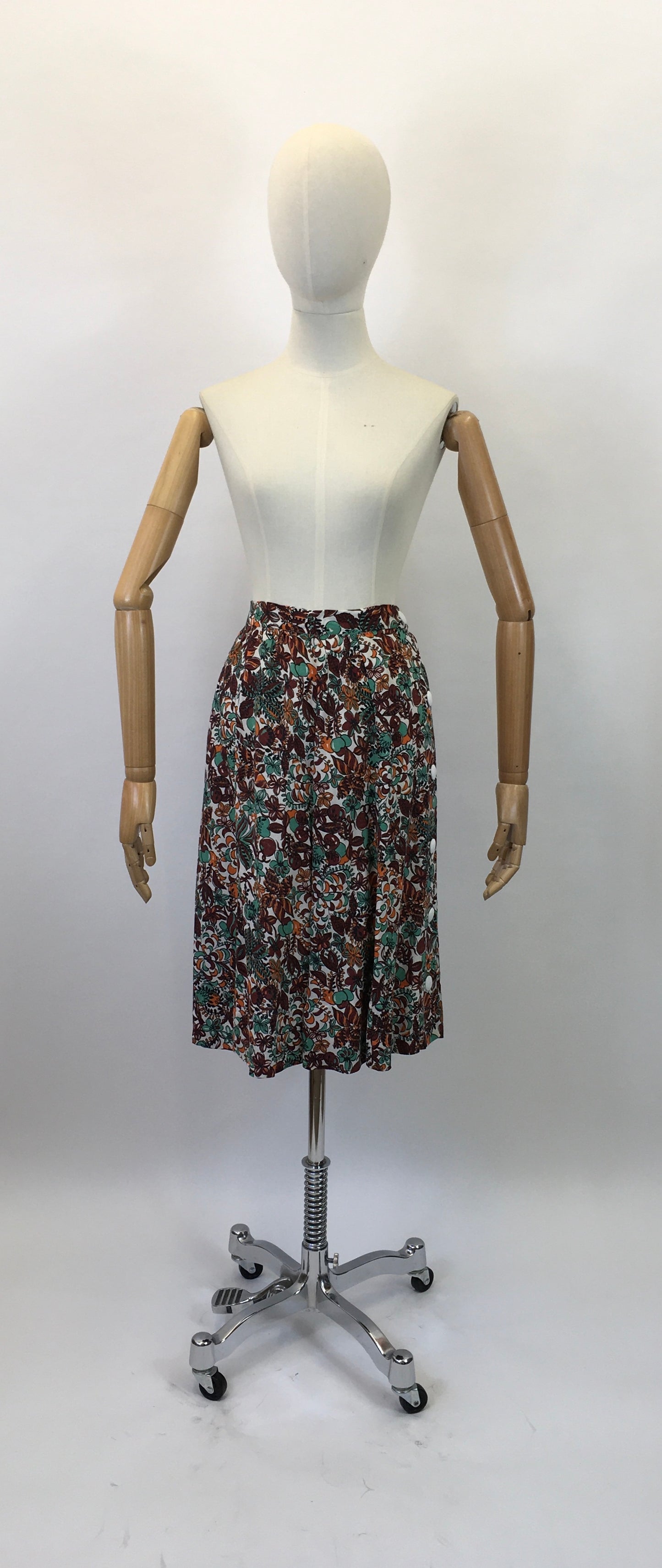 Original 1940’s Fabulous Moygashel linen Novelty print skirt - in Brown, orange and Green