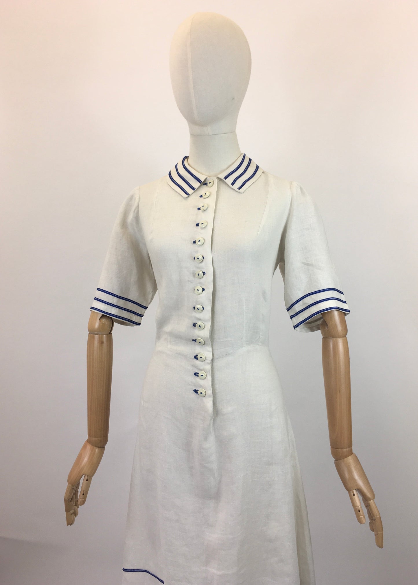 Original early 30’s Linen dress - White with contrast Blue Detailing.