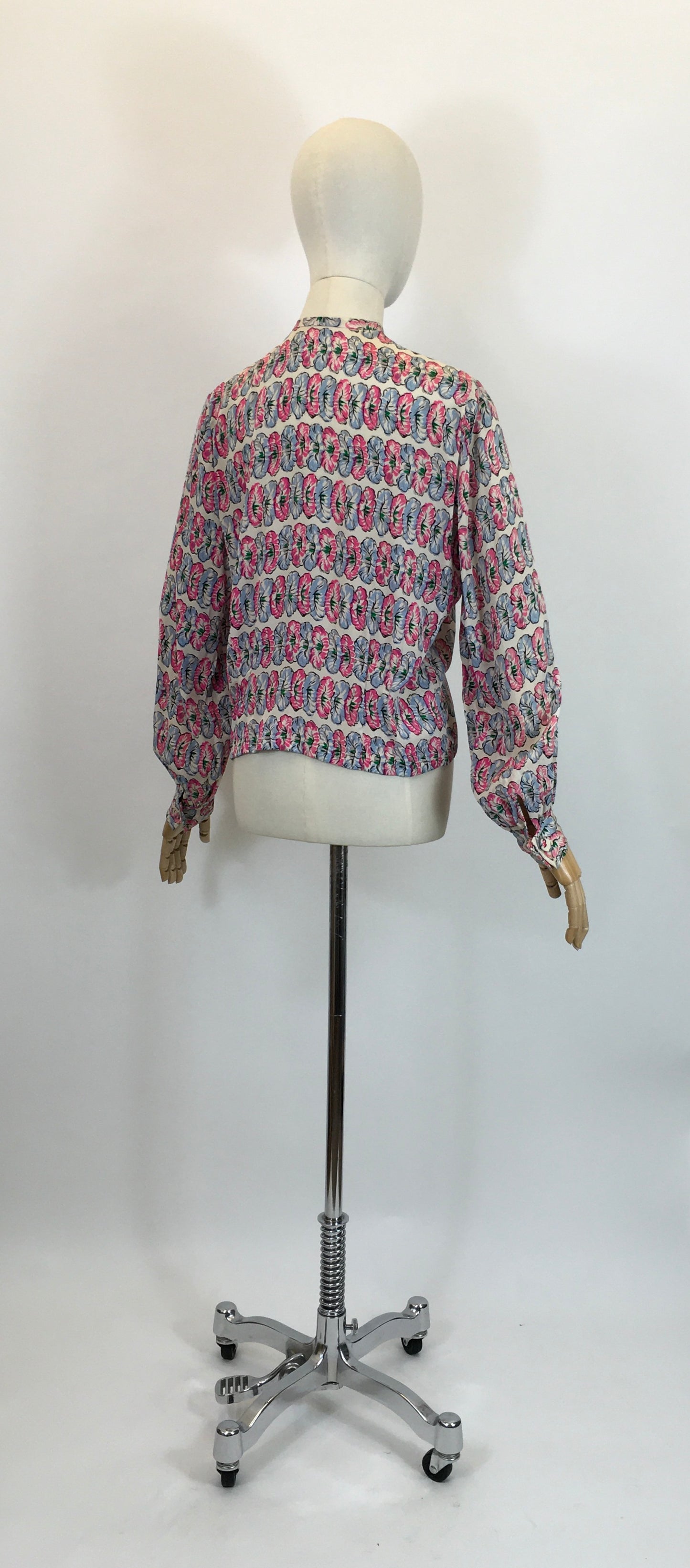 Original fabulous 1940’s long sleeved blouse - in Pink and Blue flower heads.