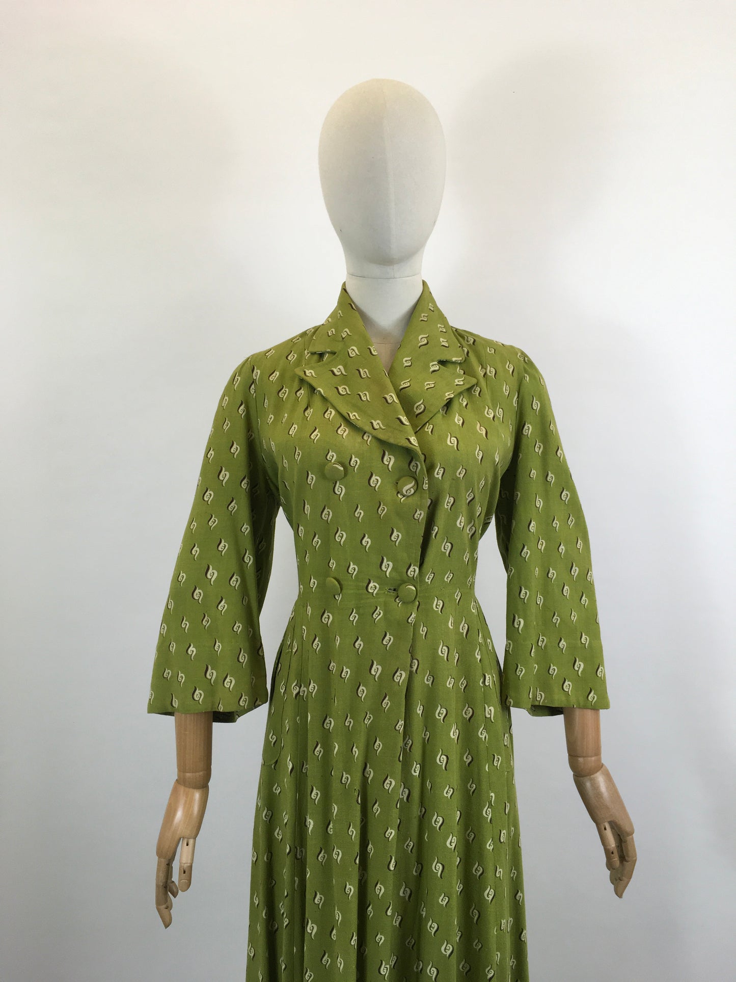Original 1940’s Fabulous Moygashel Linen Dress/ housecoat  - soft green , brown and cream