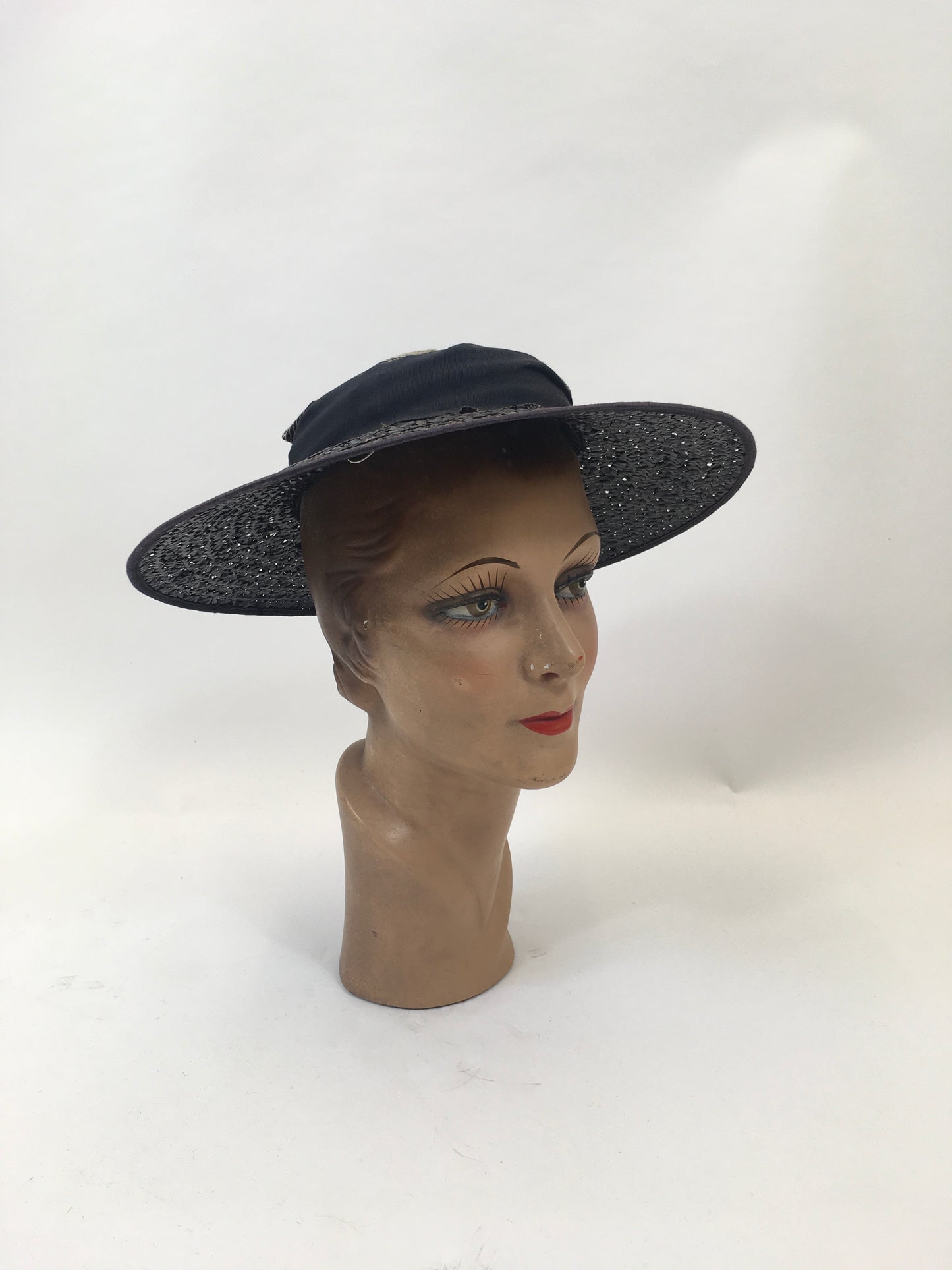 Original 1940’s Fabulous Straw Hat - in Navy