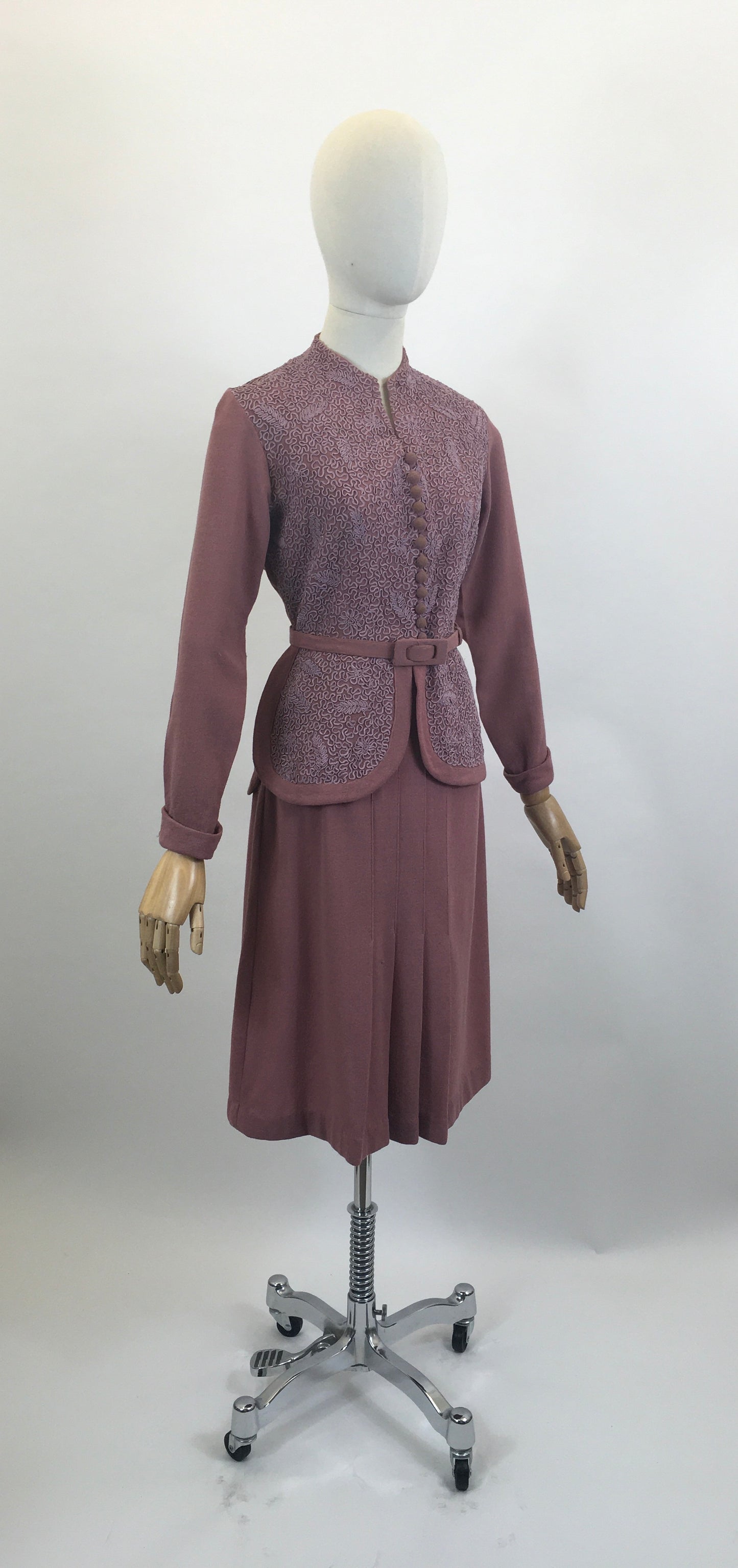 Original 1940’s Gorgeous 2pc suit - in a Dusky Rose