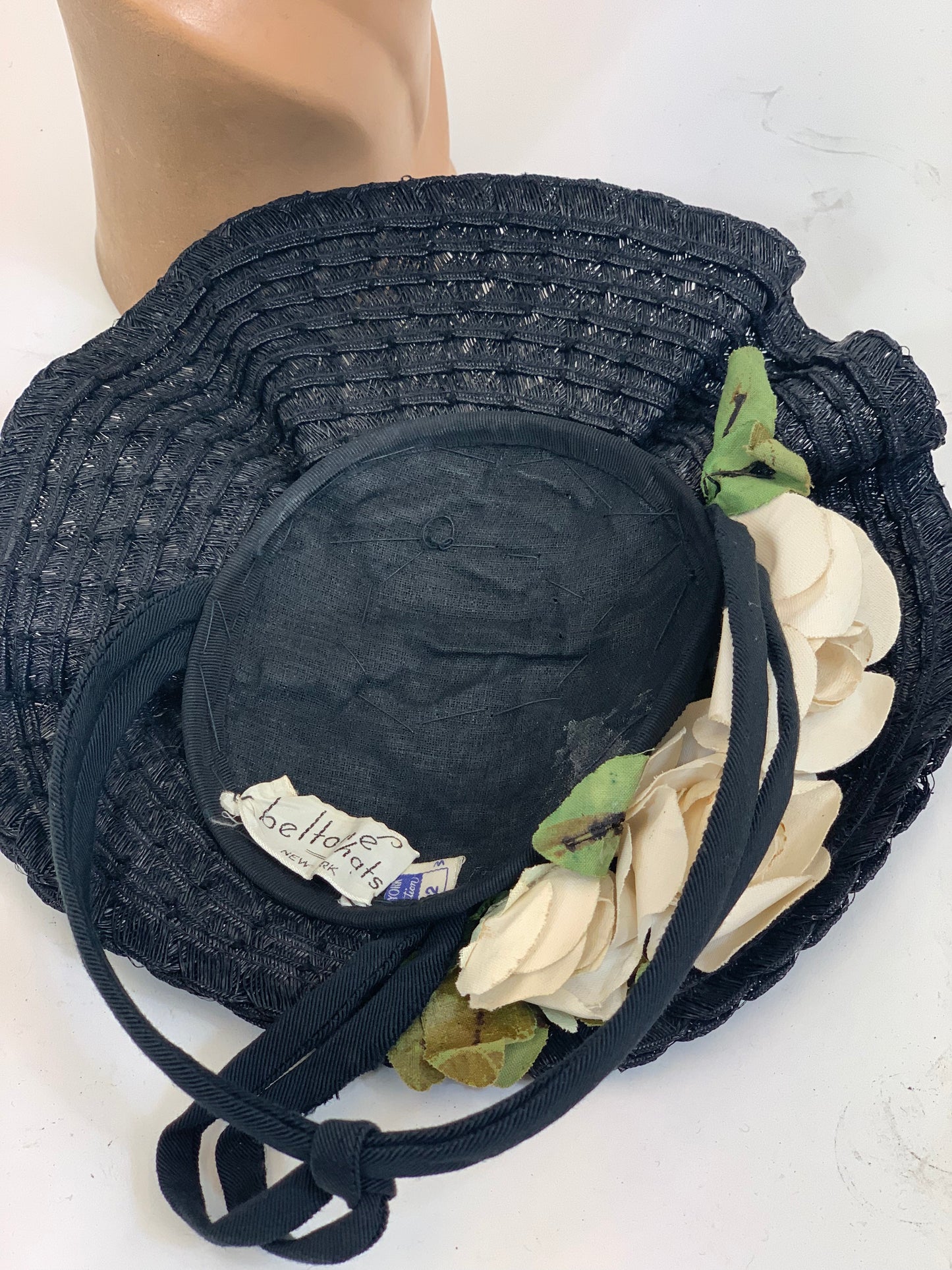 Original 1940’s Beautiful Headpiece - in Black with flowers of cream