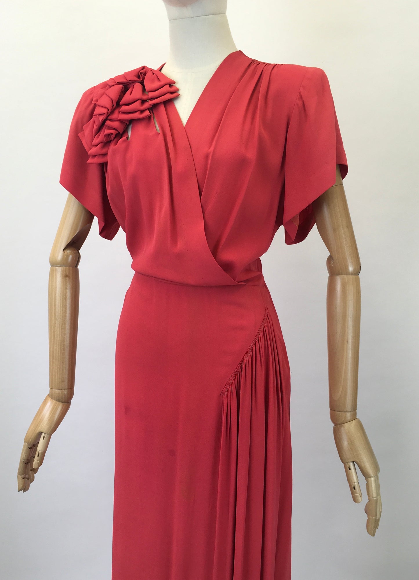 Original  1940's Spectacular evening gown - in a sumptuous coral red