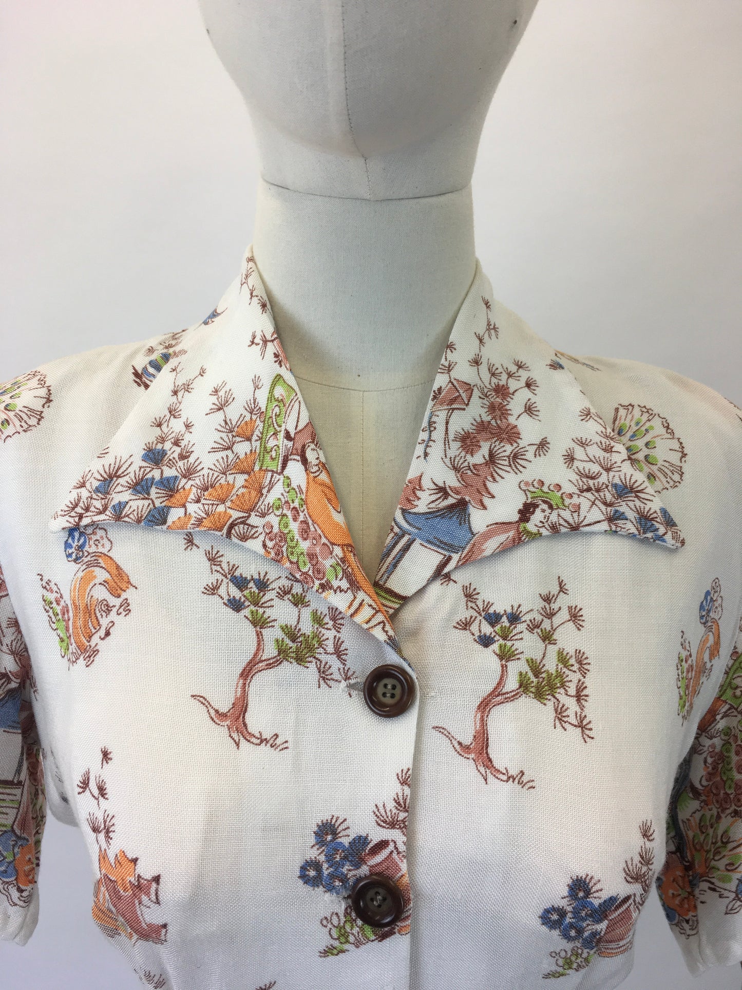 Original 1940s Novelty print dress-amazing brightly coloured scenes.