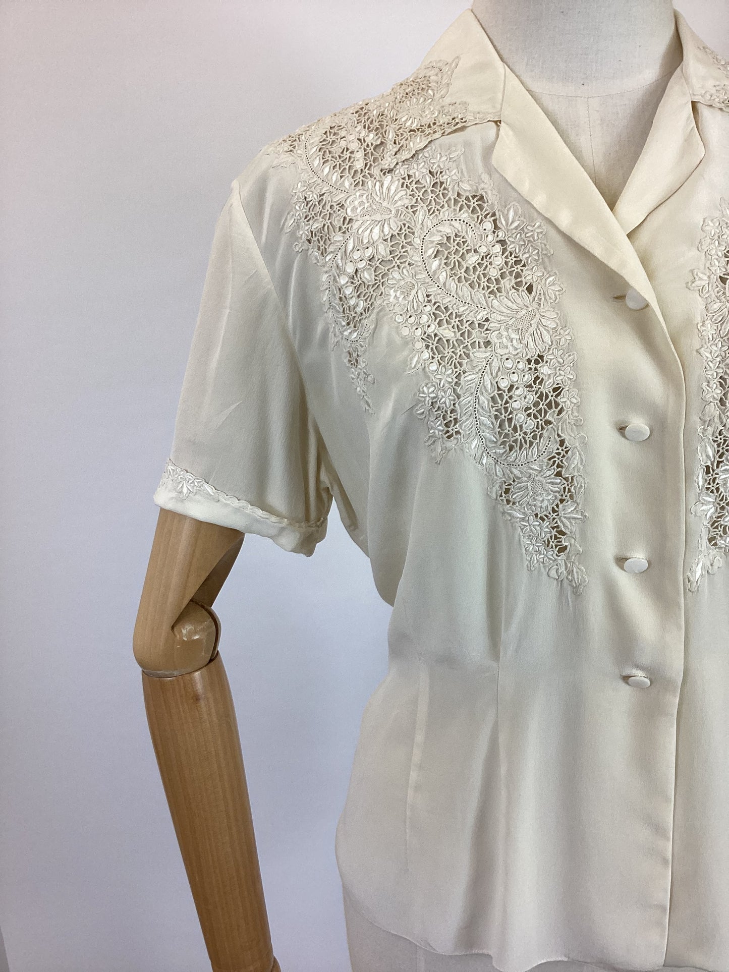 Original 40’s  Embroidered Blouse - in cream