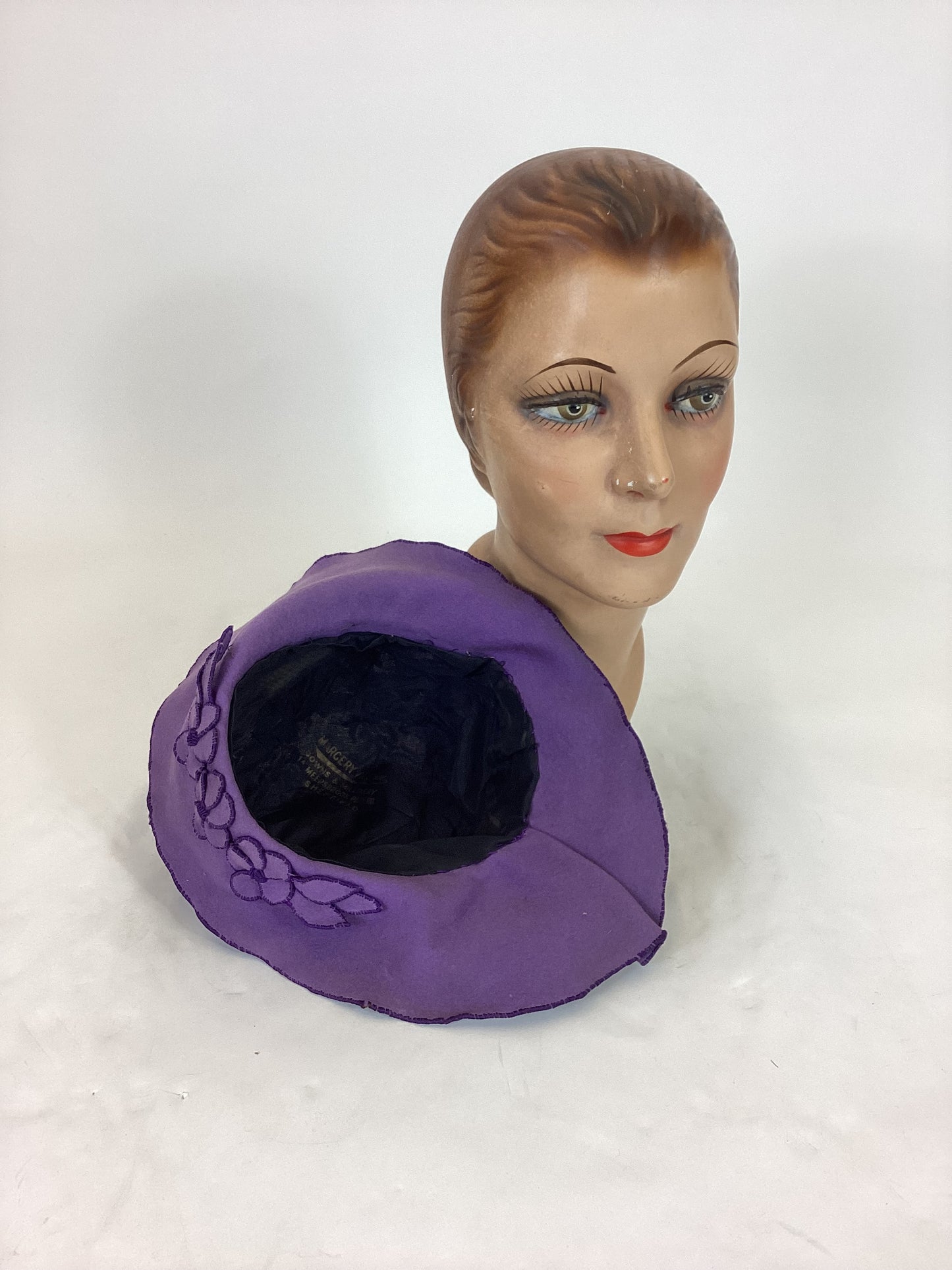 Original 20’s / 30’s maybe earlier Amazing hat - Purple flock Velvet and Felt