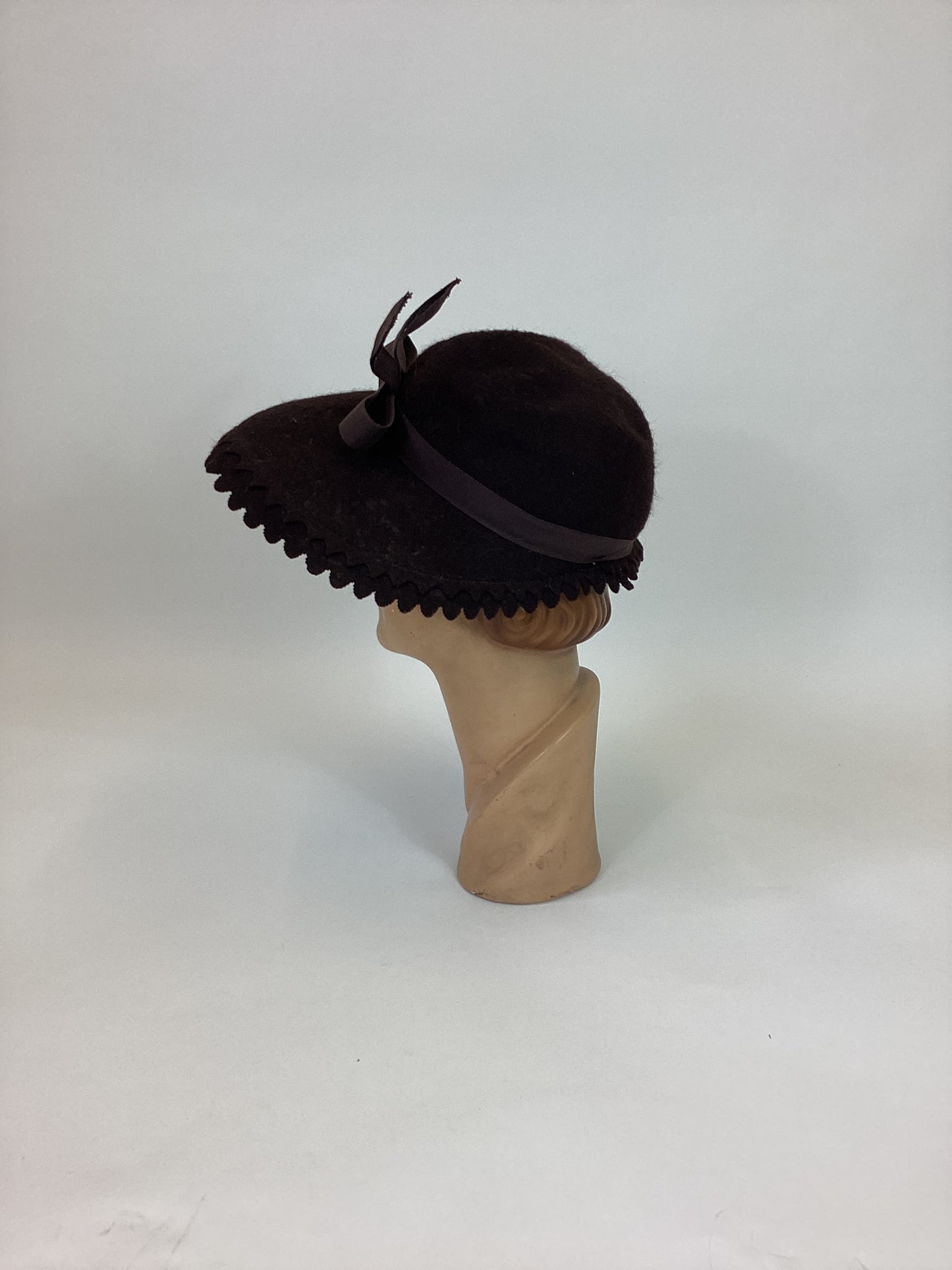 Original 40's Gorgeous Felted Hat - in Rich dark Brown