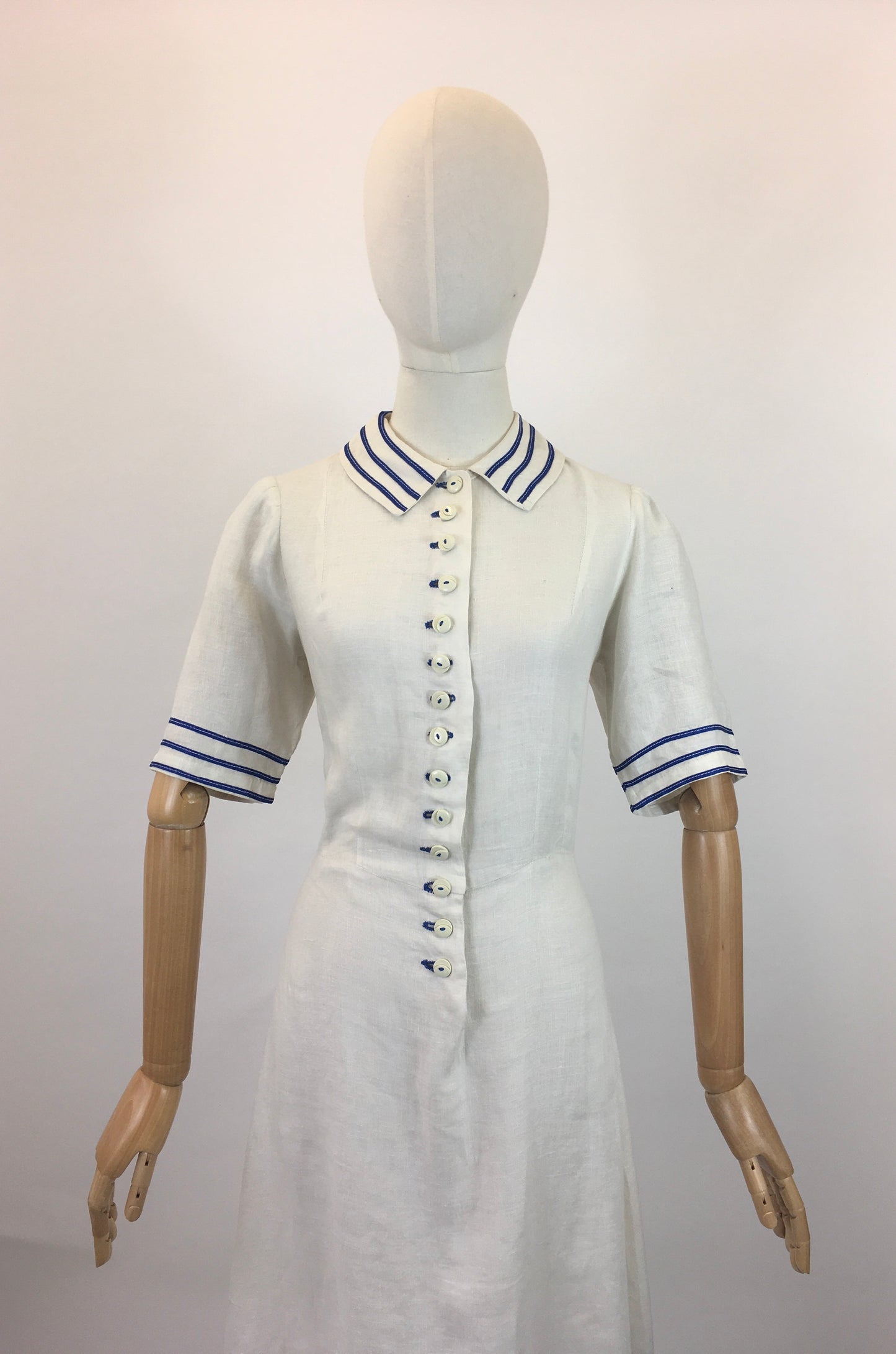 Original early 30’s Linen dress - White with contrast Blue Detailing.