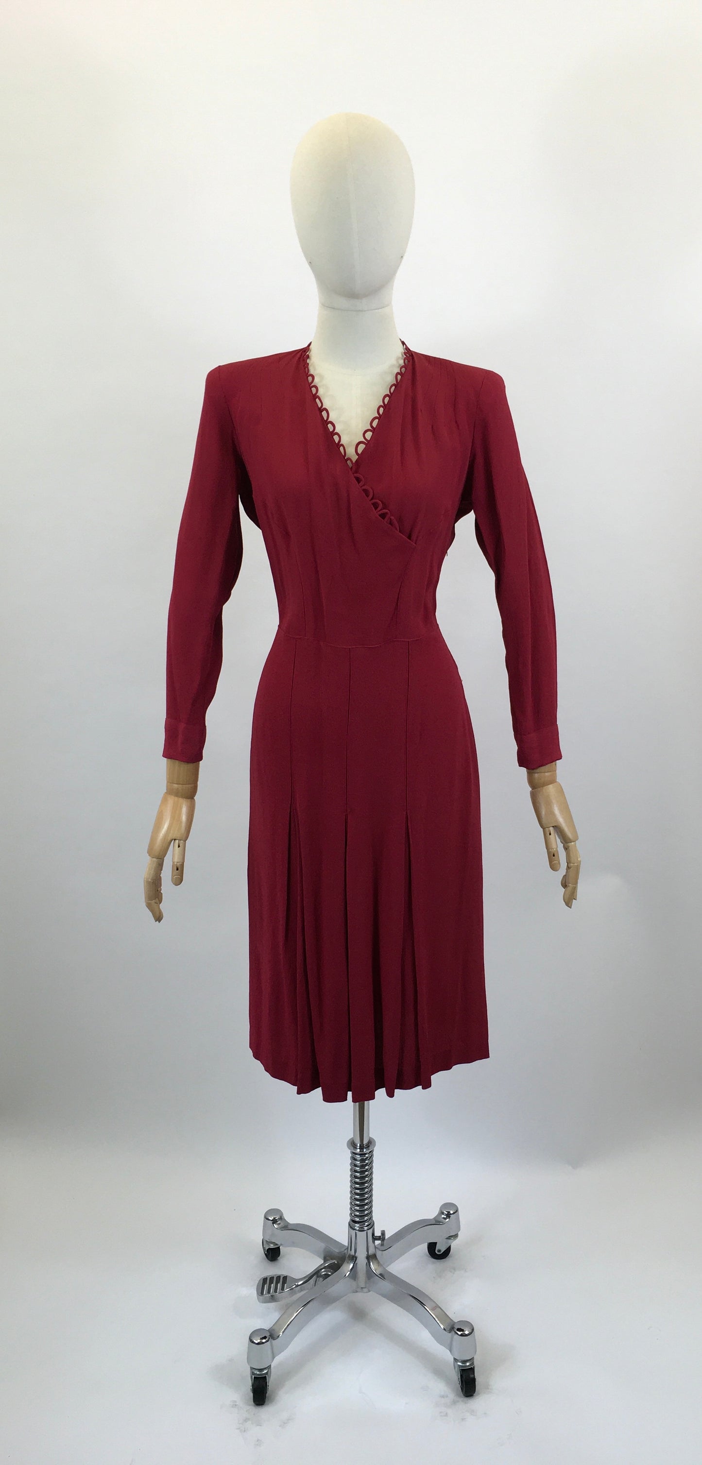 Original Dinner Plate 1940’s Cocktail dress - Wine Red