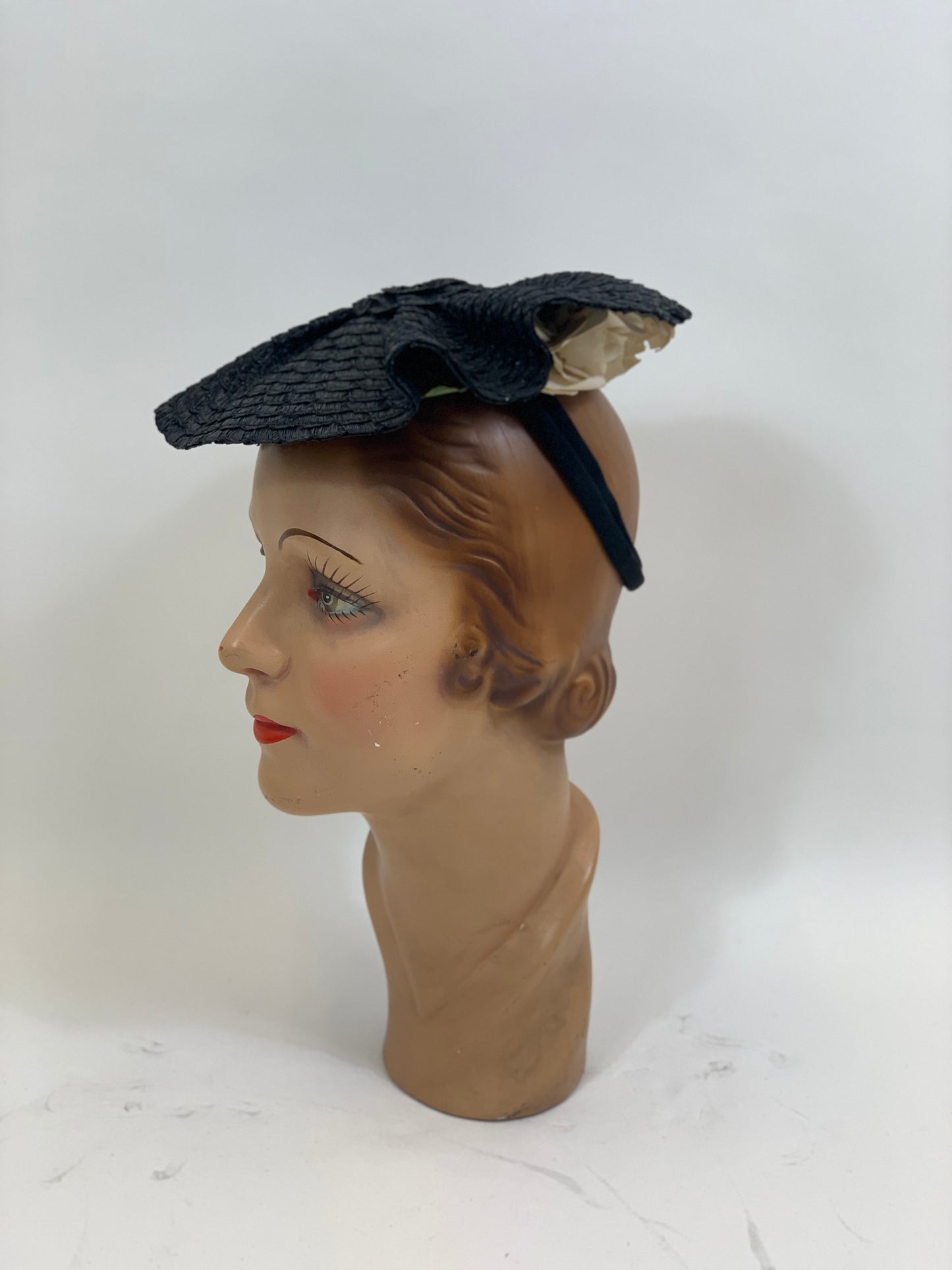 Original 1940’s Beautiful Headpiece - in Black with flowers of cream