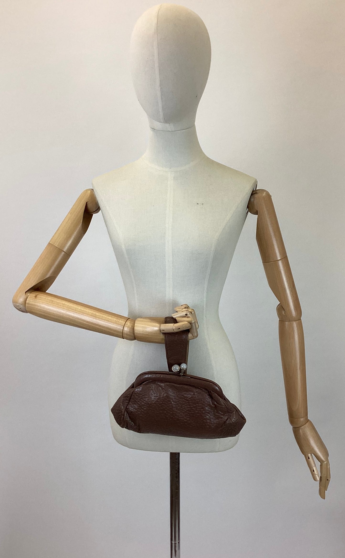 Original 40s/50s Ostrich leather handbag - in a pale mud brown shade