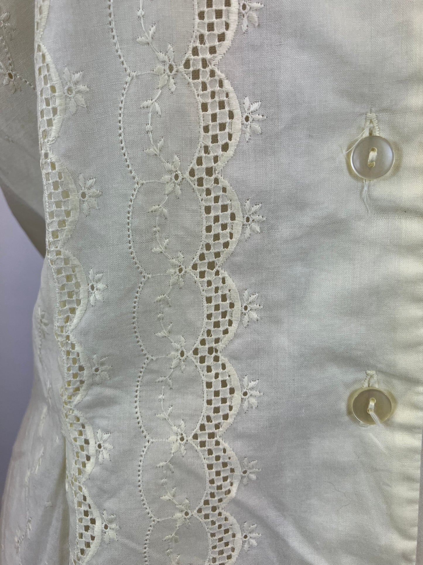 Original 1950’s Embroidered Blouse - soft Lemon