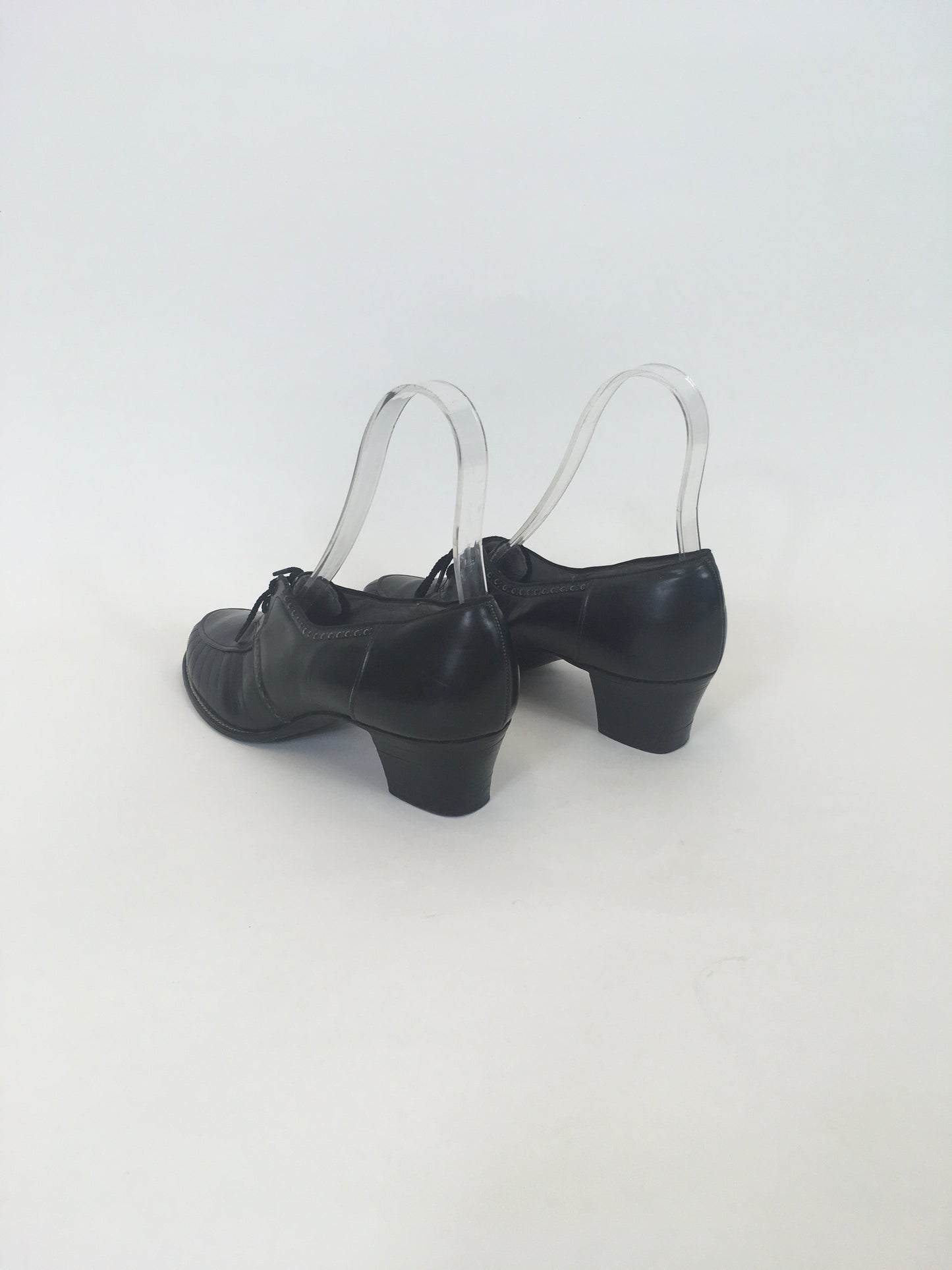 Original 1940’s Fabulous Lace Up Shoes - in True Navy