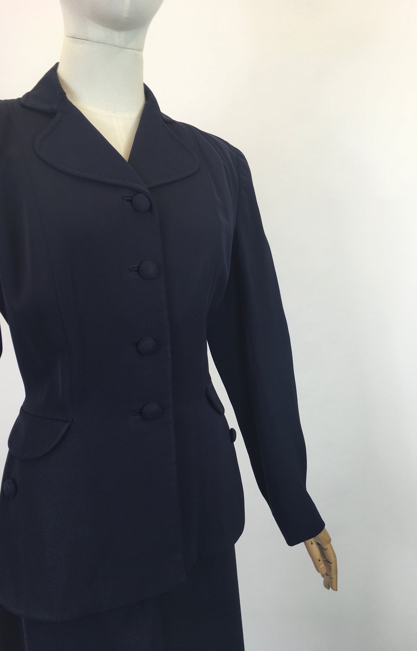 Original 1940’s Beautifully Tailored 2 pc suit -Royal Navy