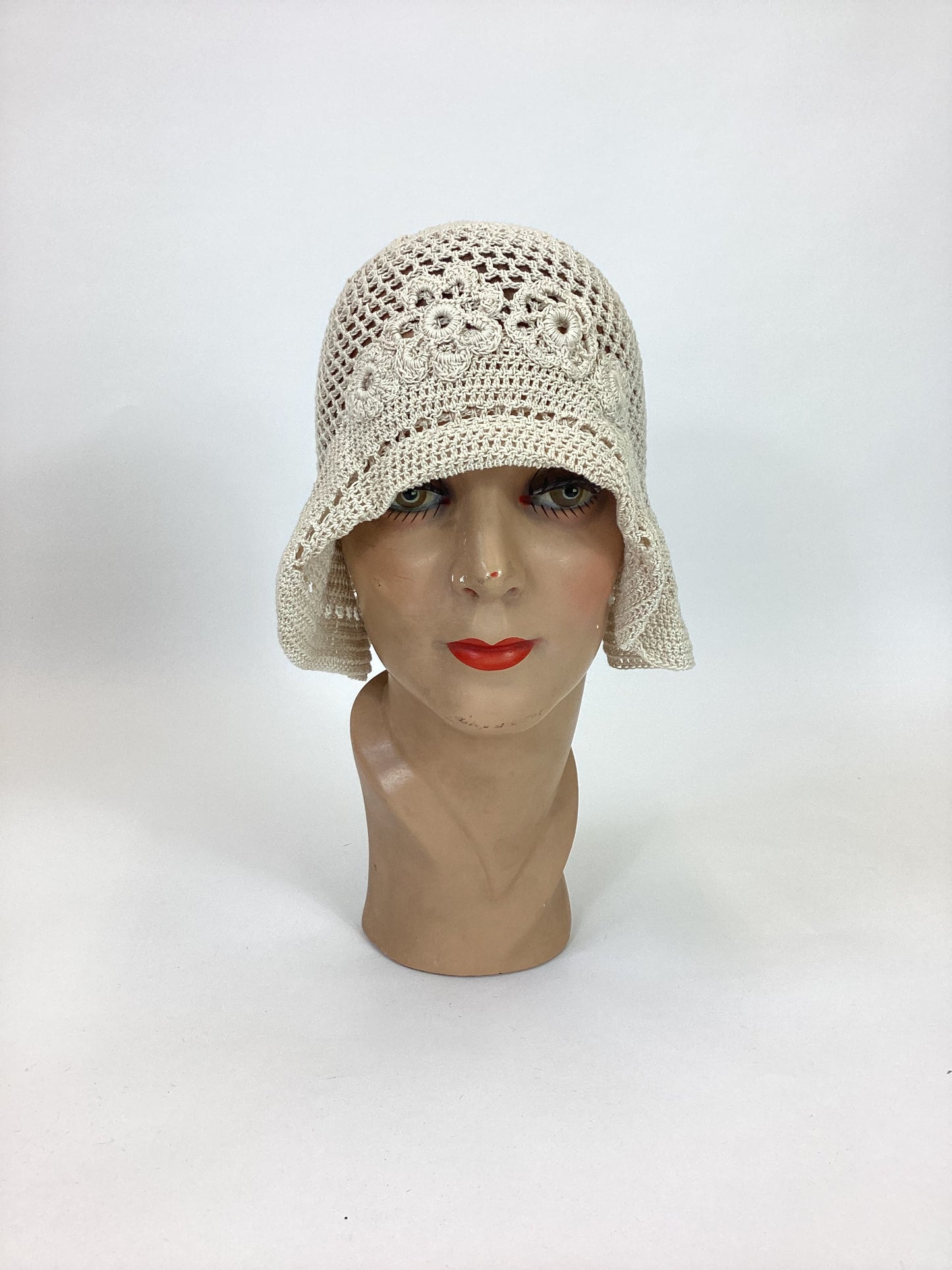 Original 20's / 30's Fine Crochet cloche hat - in a subtle cream.