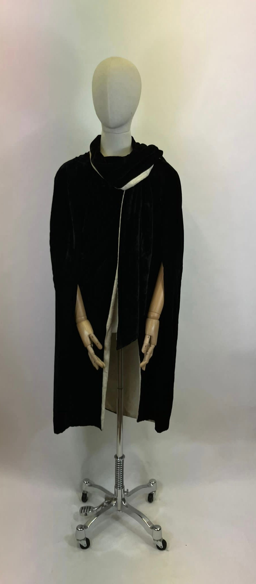 Original 20’s Beautiful Reversible Velvet Opera Cape - in Black / Cream
