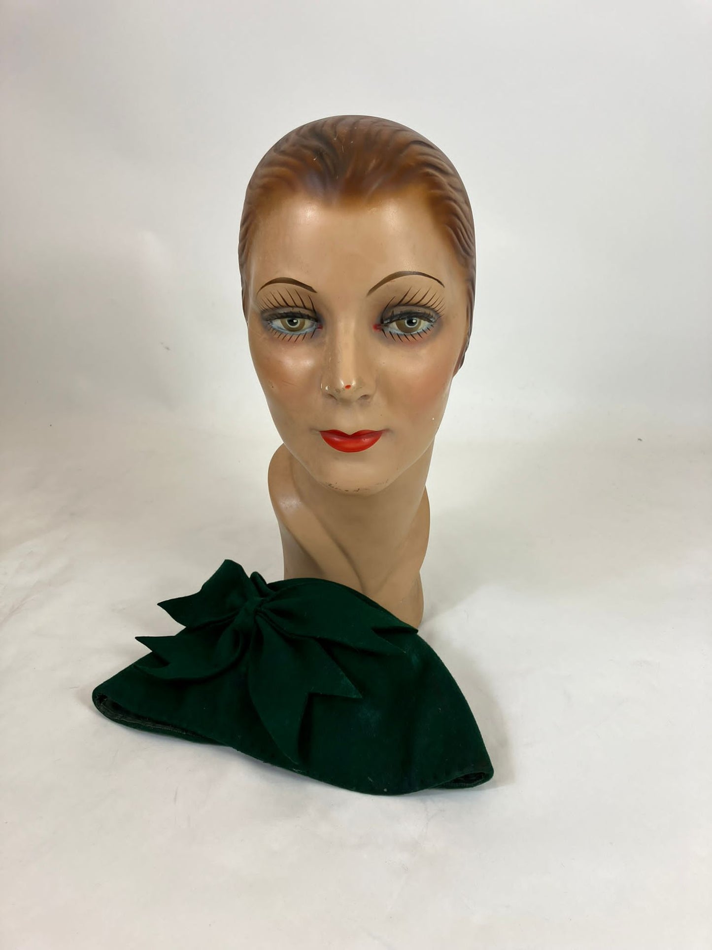 Original 1930’s Stunning Pixie Hat - in Forest Green