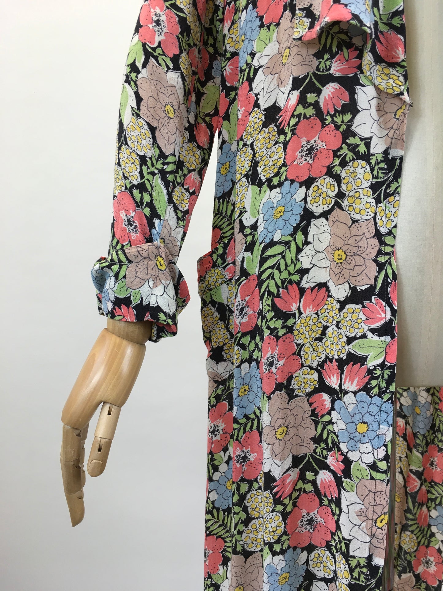 Original 1930’s Gorgeous Floral Summer Coat - Cornflower Blue, Dusky Pink, Primrose Yellow and Pistachio Green flowers
