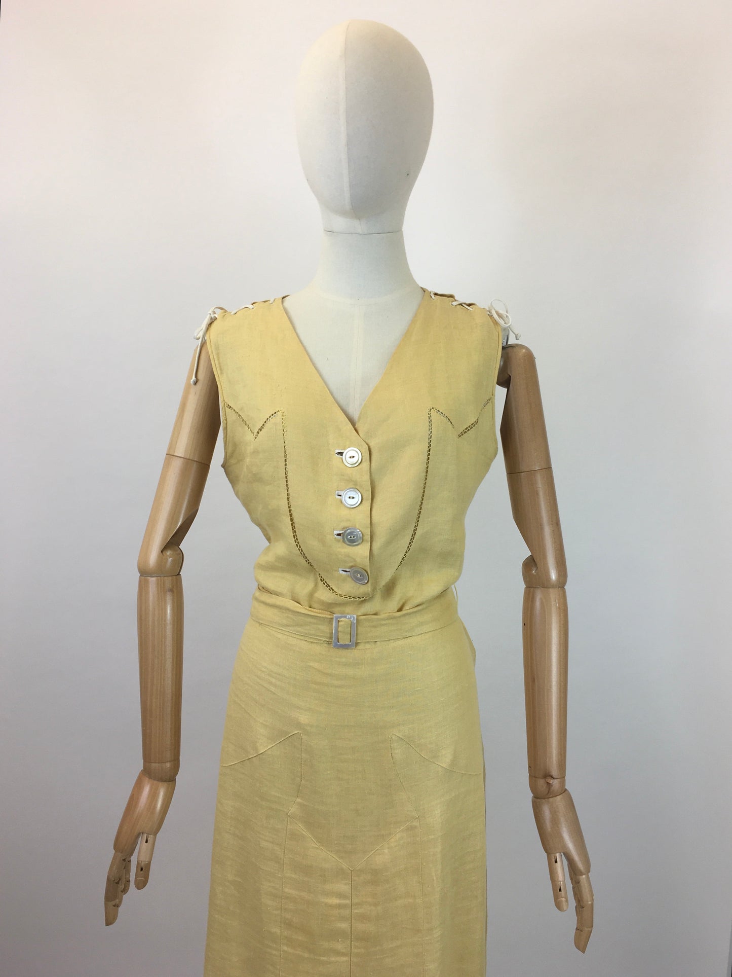 Original 1930’s Sensational Linen Dress in Sunshine Yellow - With Lace details