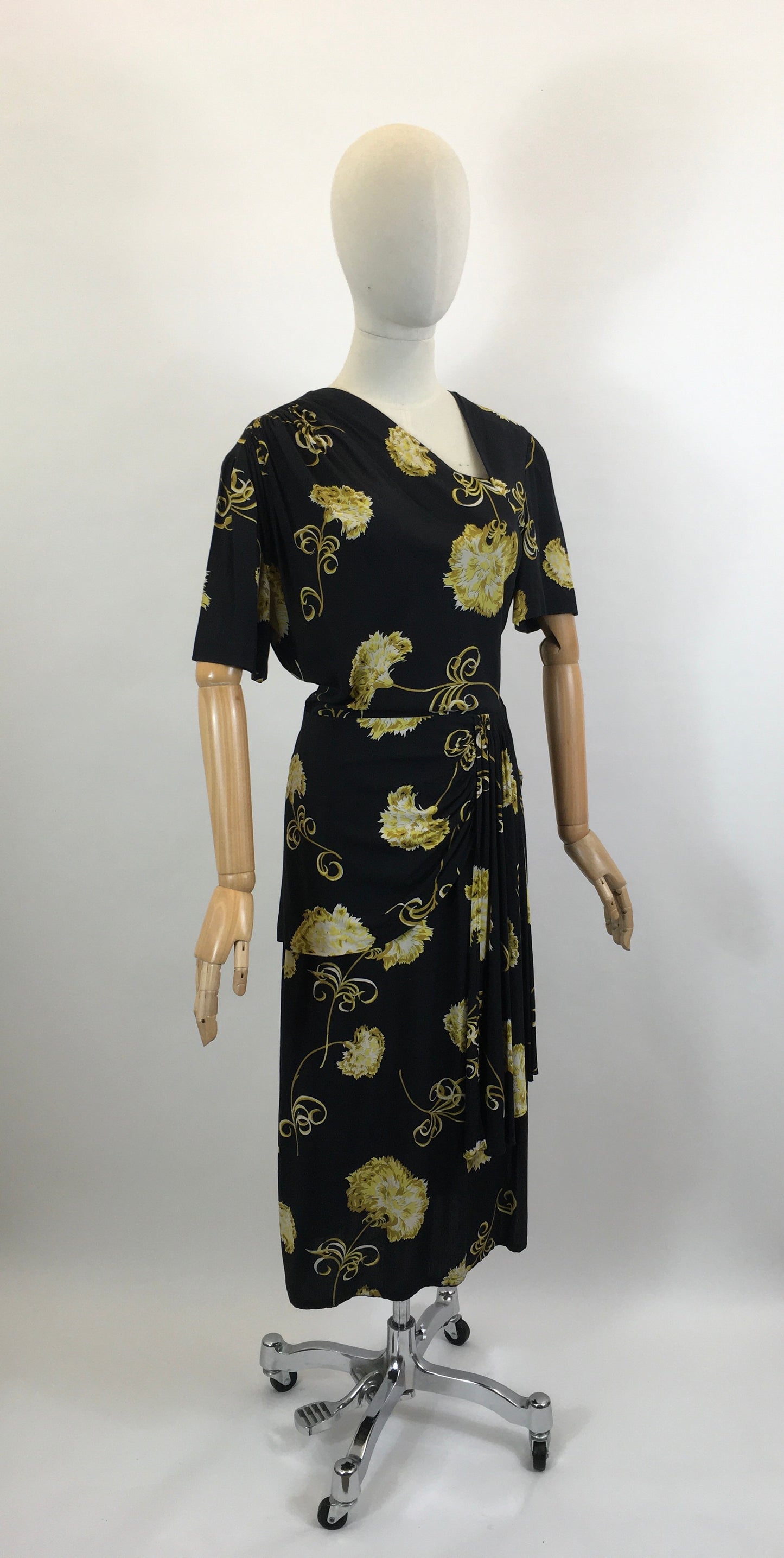 Original 1940's Stunning Floral Rayon dress in tonal golds and stencilled black