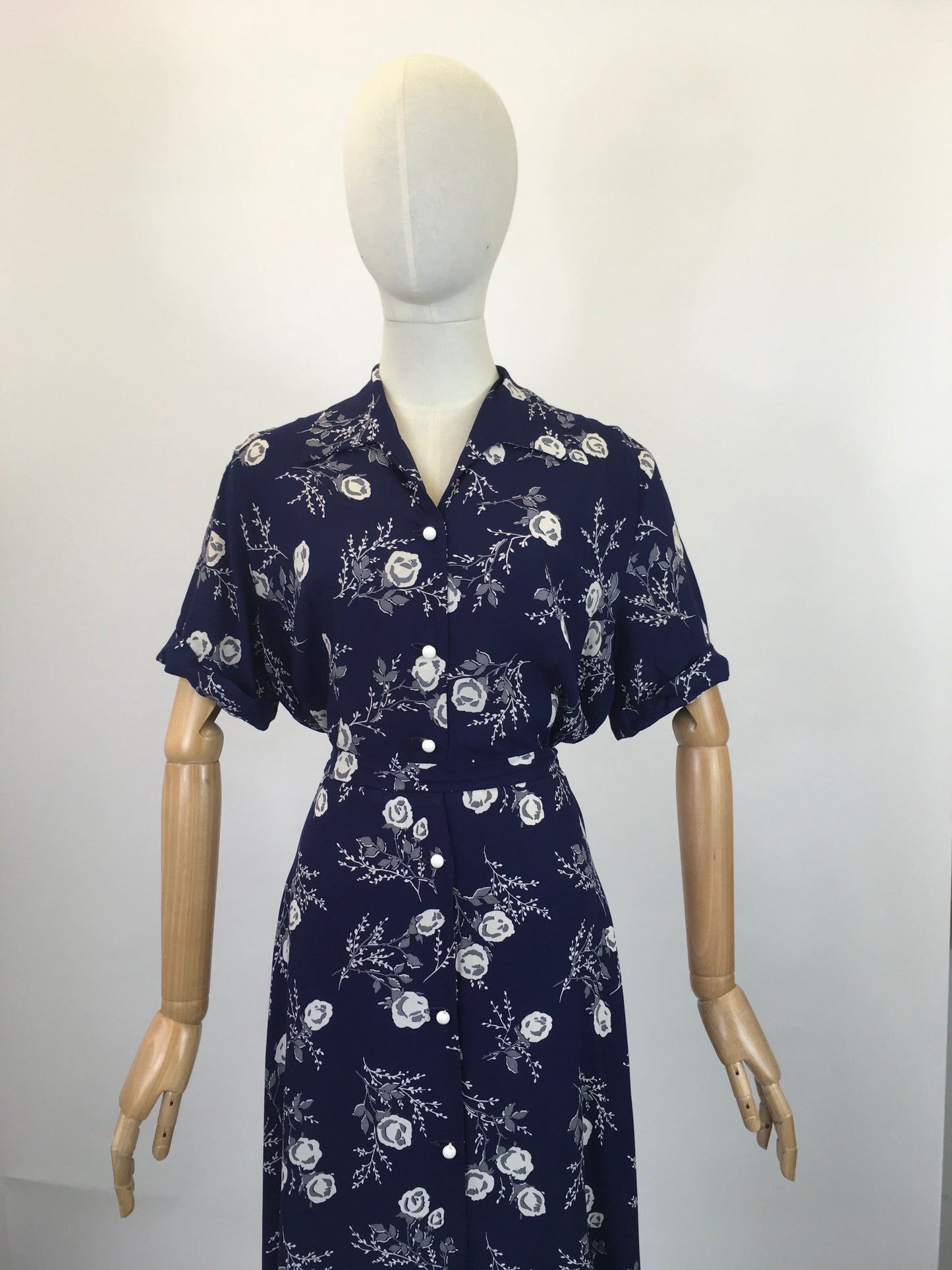 Original 1940’s Floral Cotton Shirtwaister dress - In hues of Cream and grey flowers