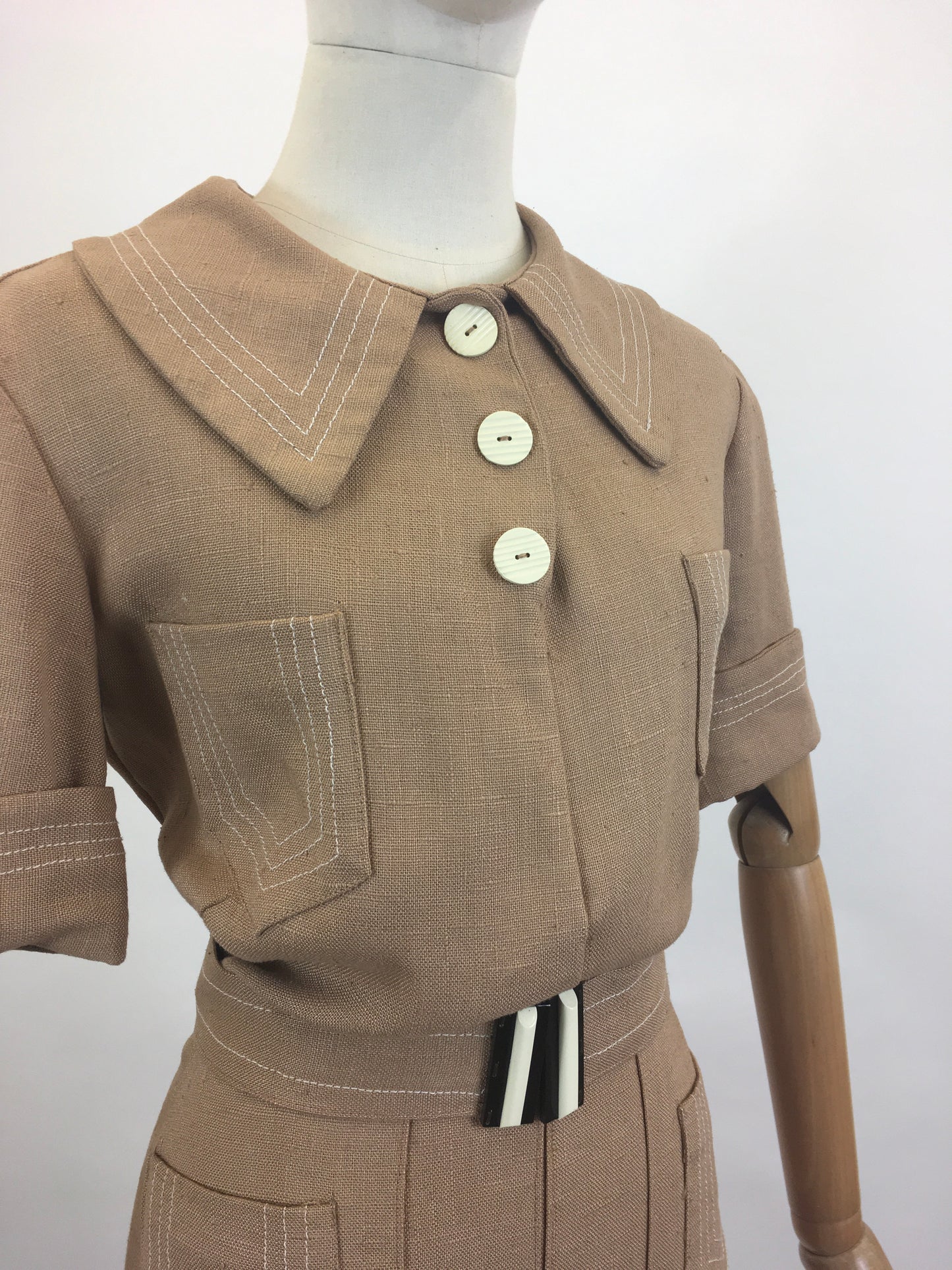 Original CC41  1940's Fabulous Moygashel Linen Dress - Soft Caramel