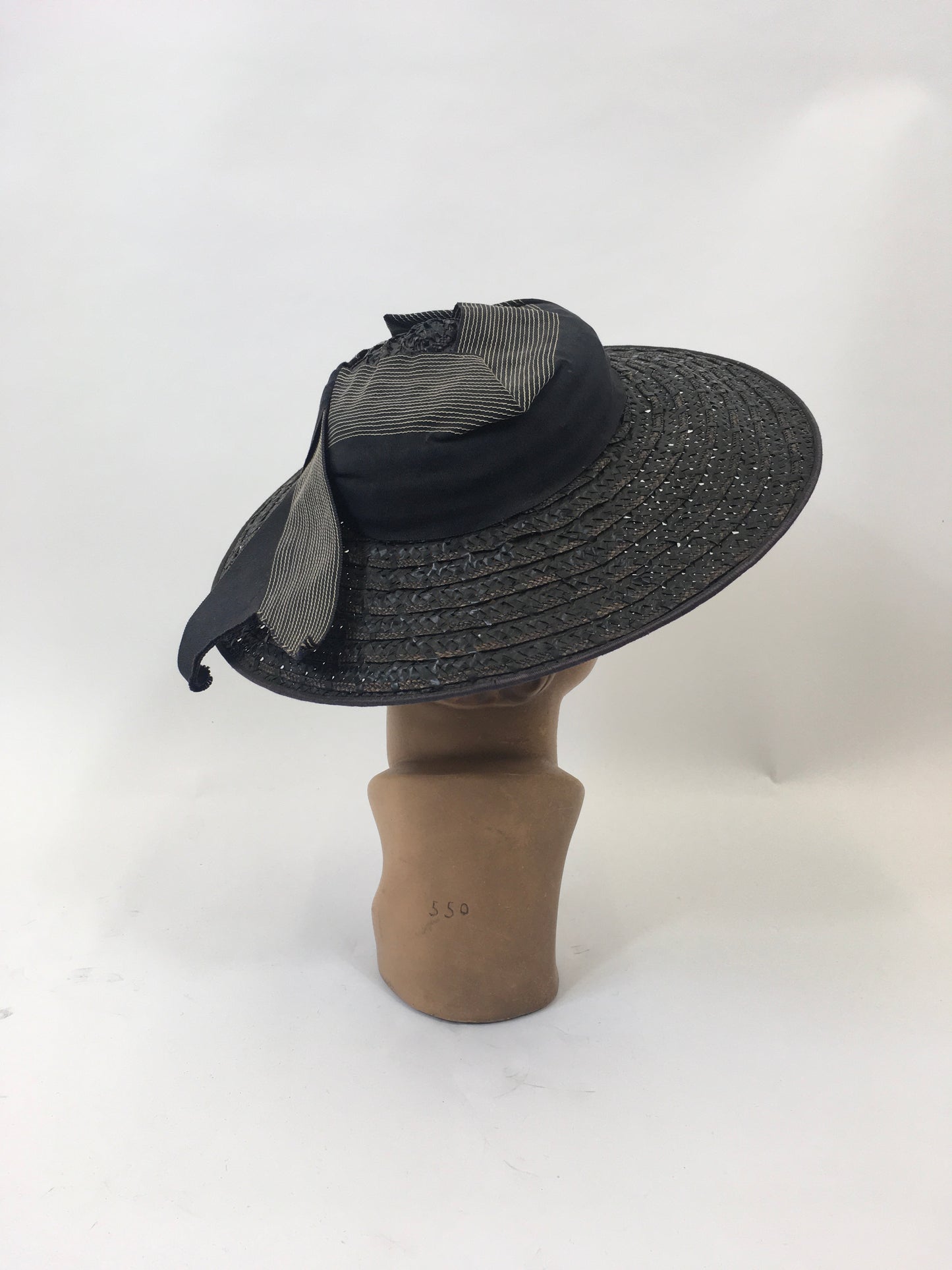 Original 1940’s Fabulous Straw Hat - in Navy