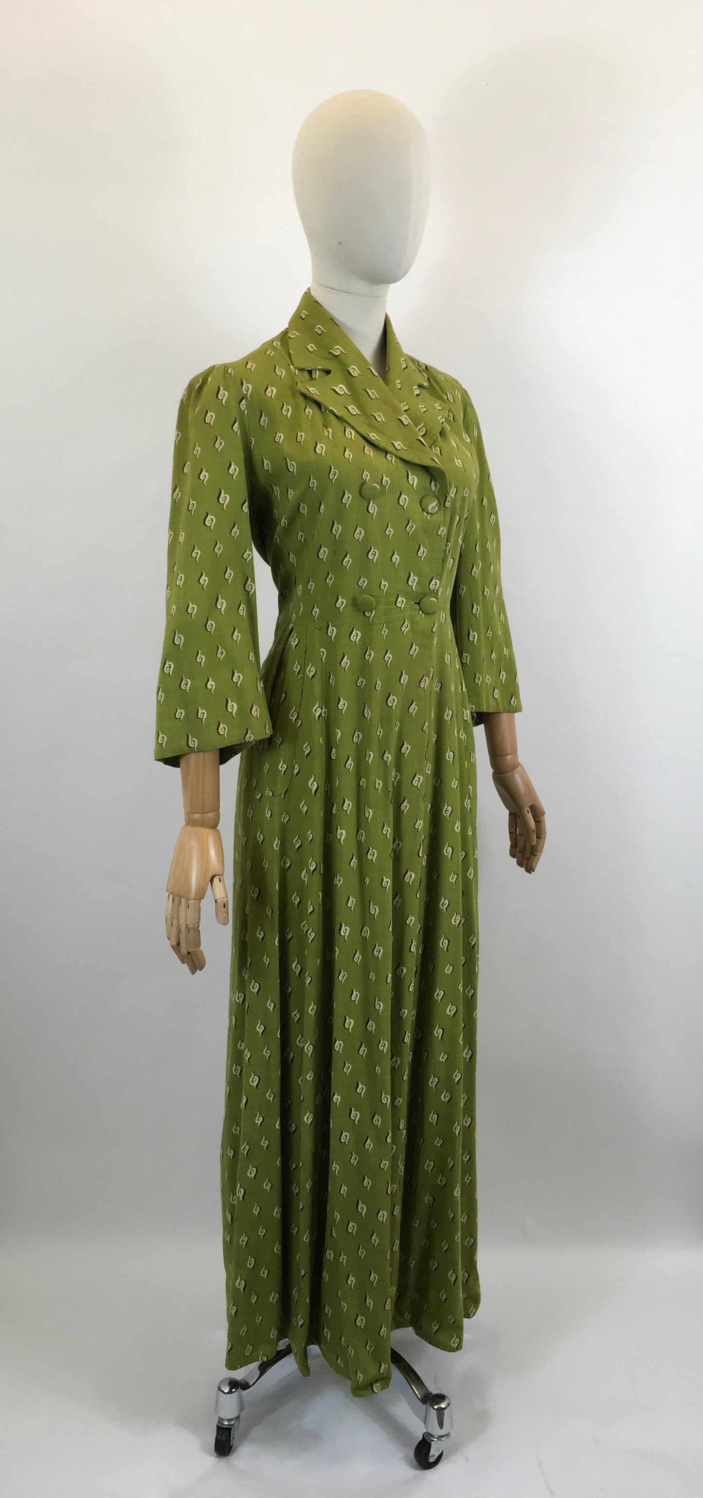 Original 1940’s Fabulous Moygashel Linen Dress/ housecoat  - soft green , brown and cream