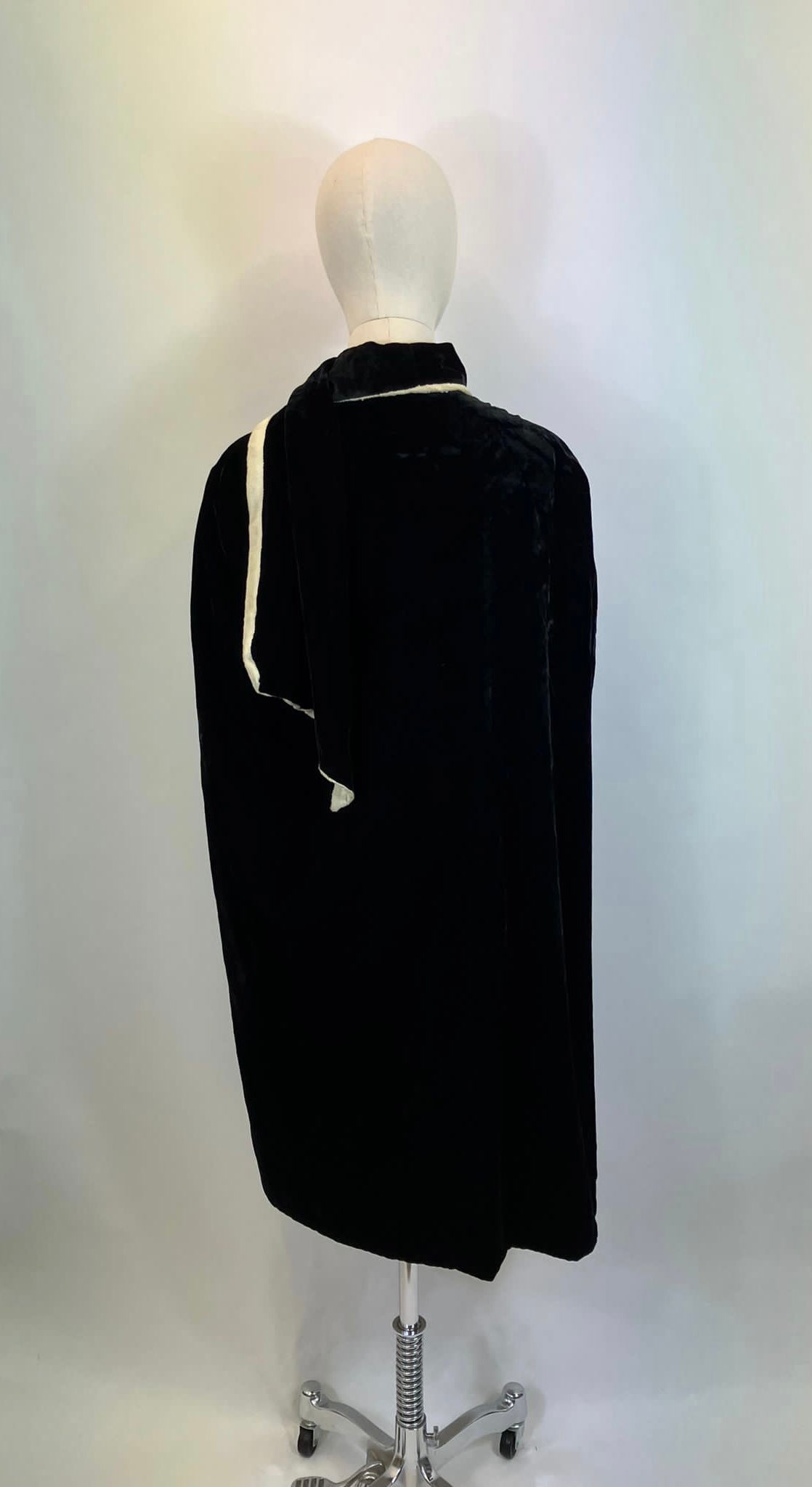 Original 20’s Beautiful Reversible Velvet Opera Cape - in Black / Cream