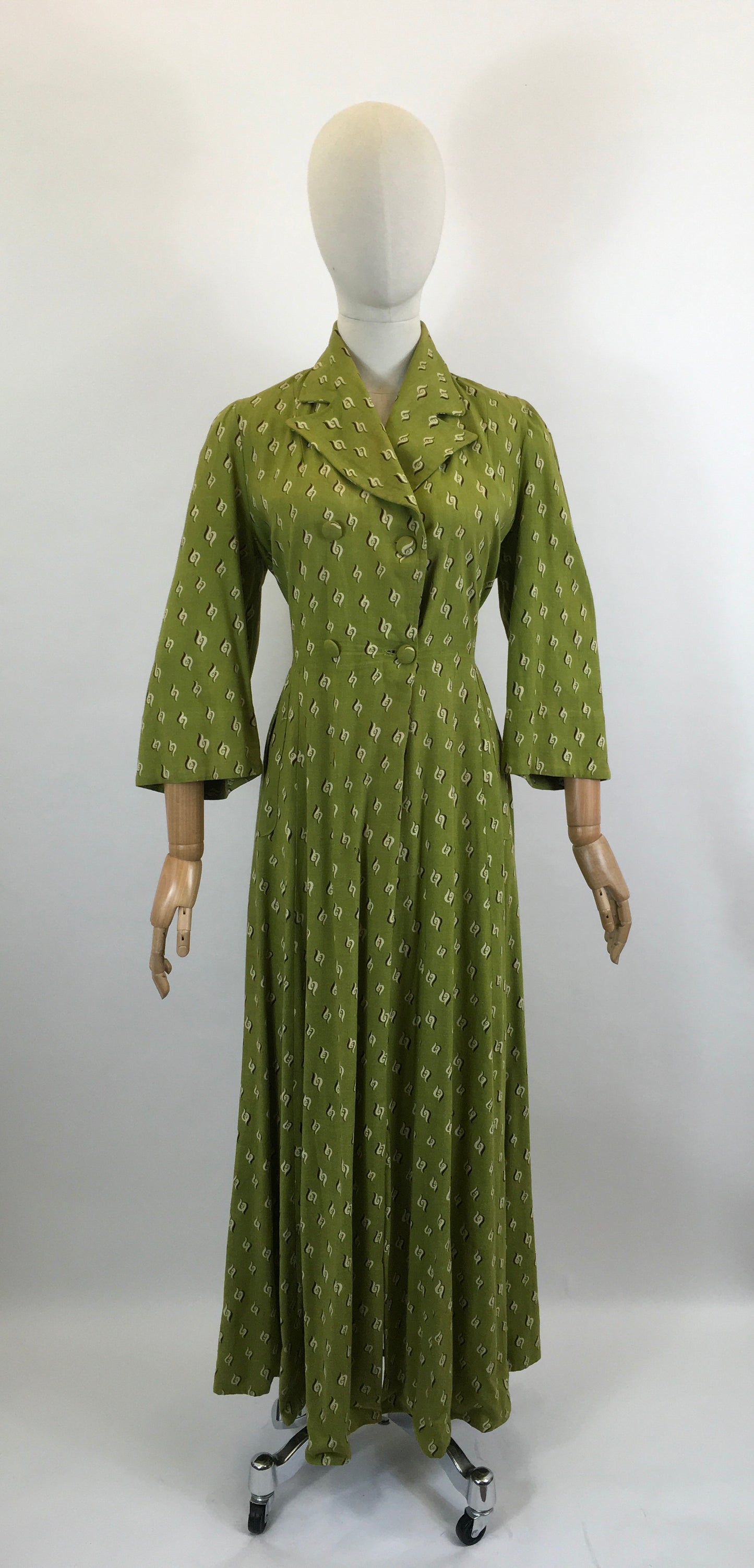 Original 1940’s Fabulous Moygashel Linen Dress/ housecoat  - soft green , brown and cream