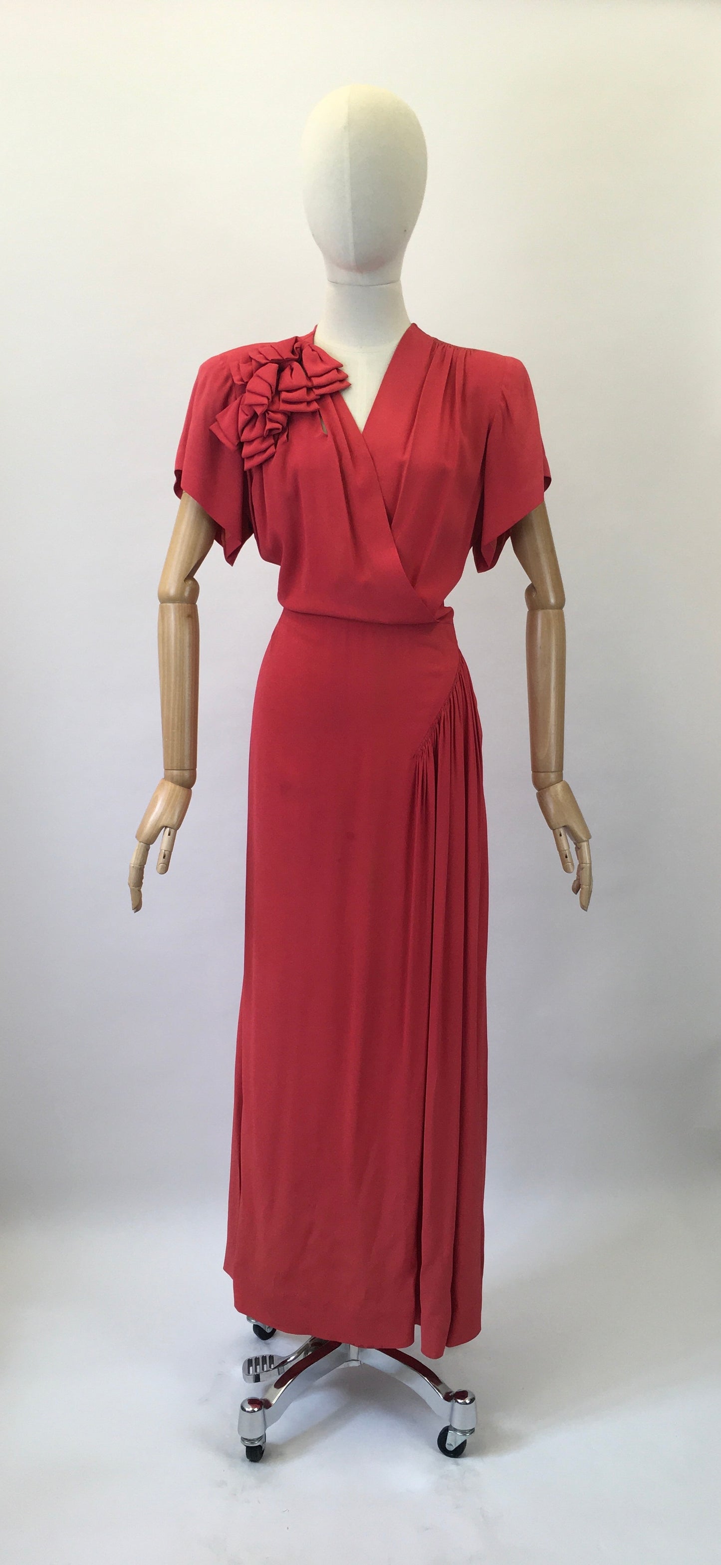 Original  1940's Spectacular evening gown - in a sumptuous coral red