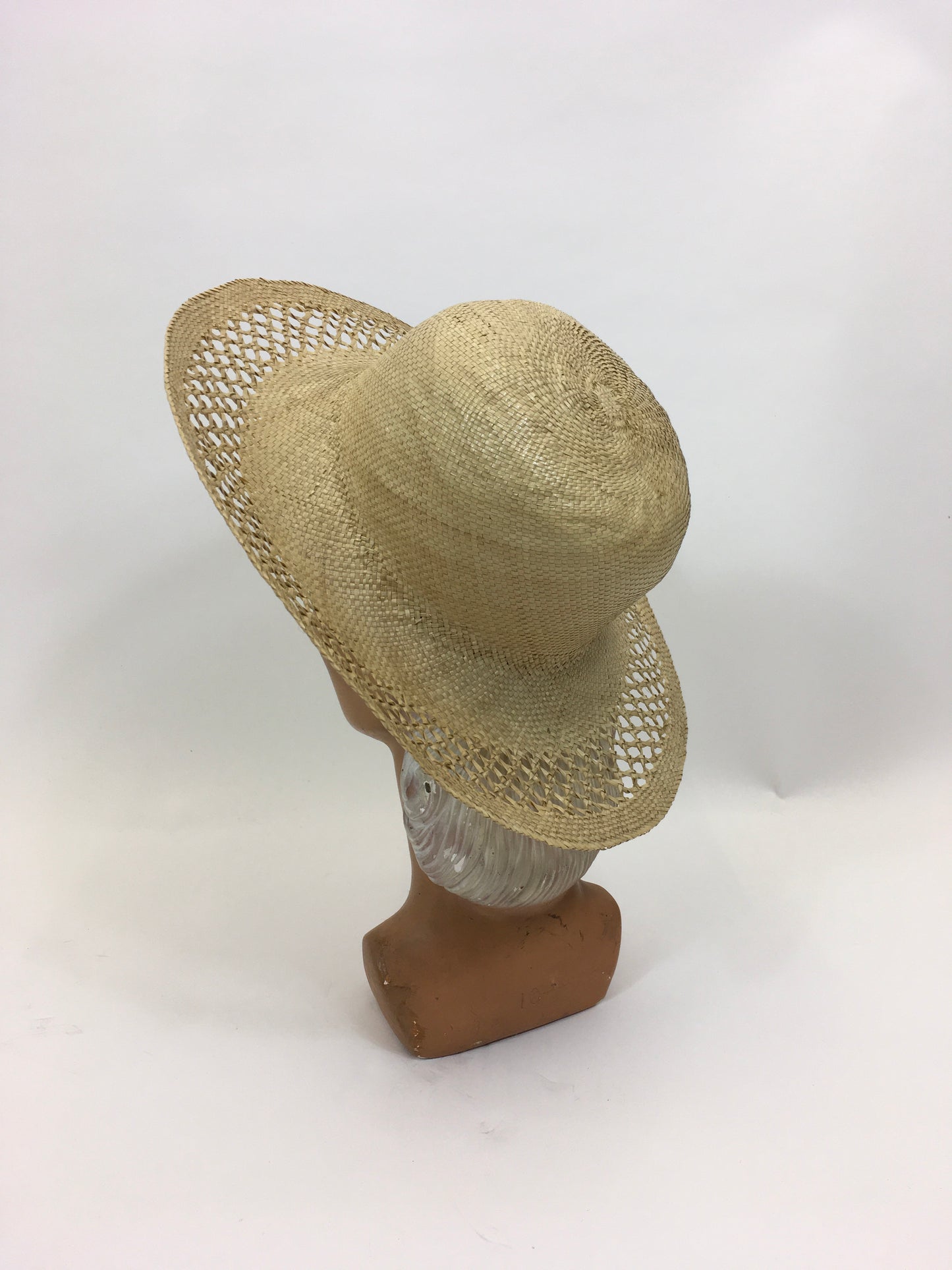 Original 1930’s Lovely Natural Straw Hat with Fretwork
